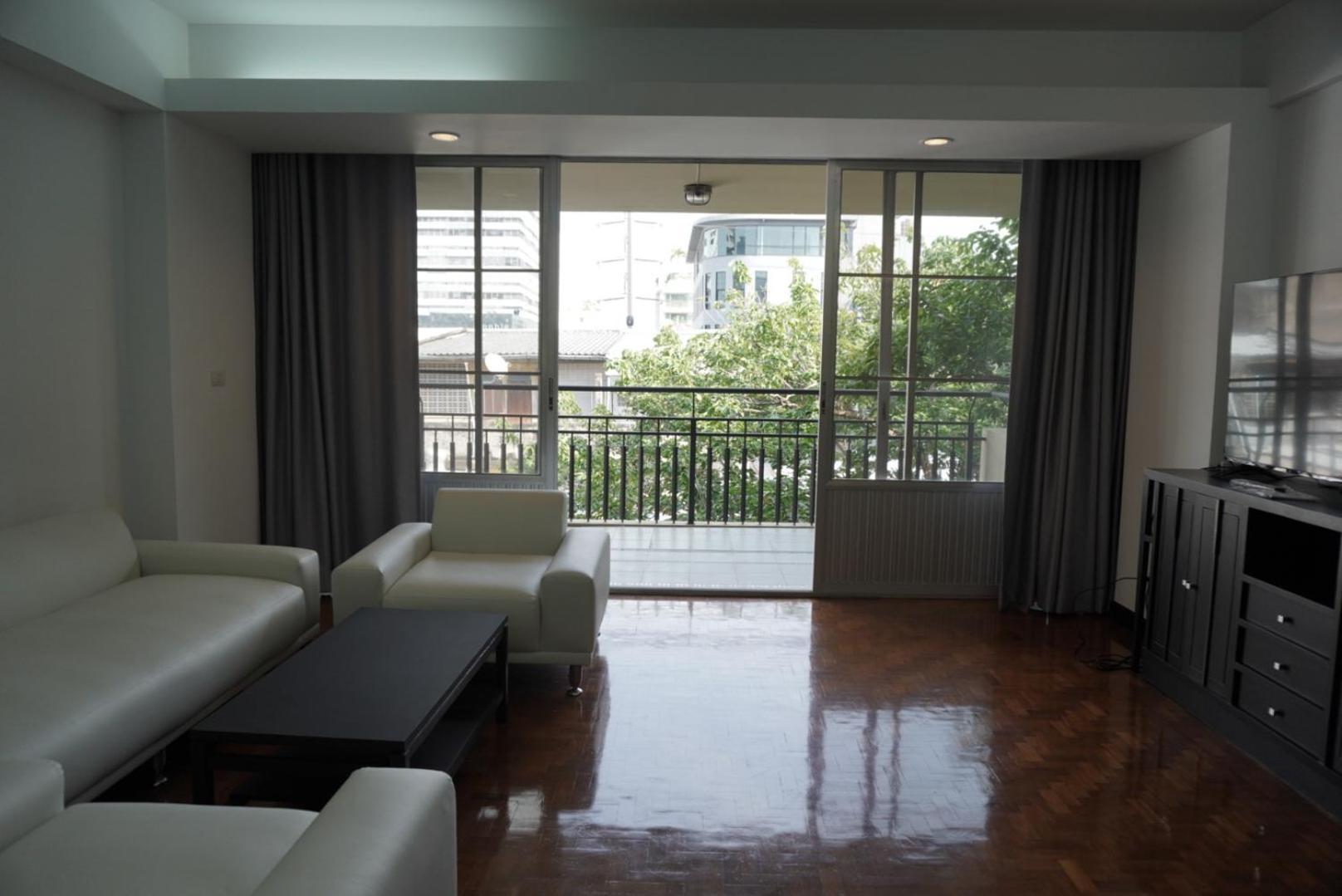 Phatana Court Bangkok