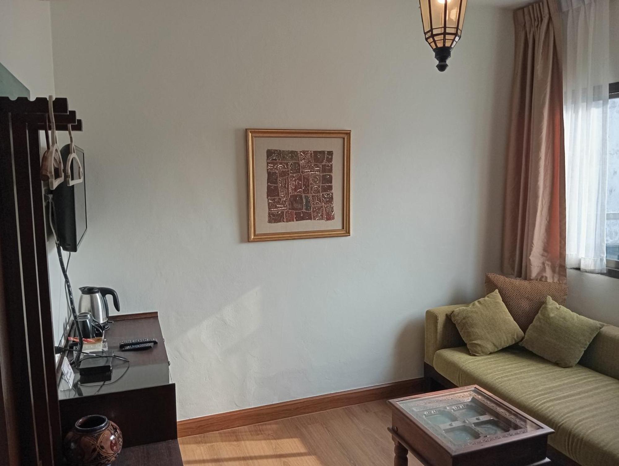 Chetuphon Gate Hotel 3*
