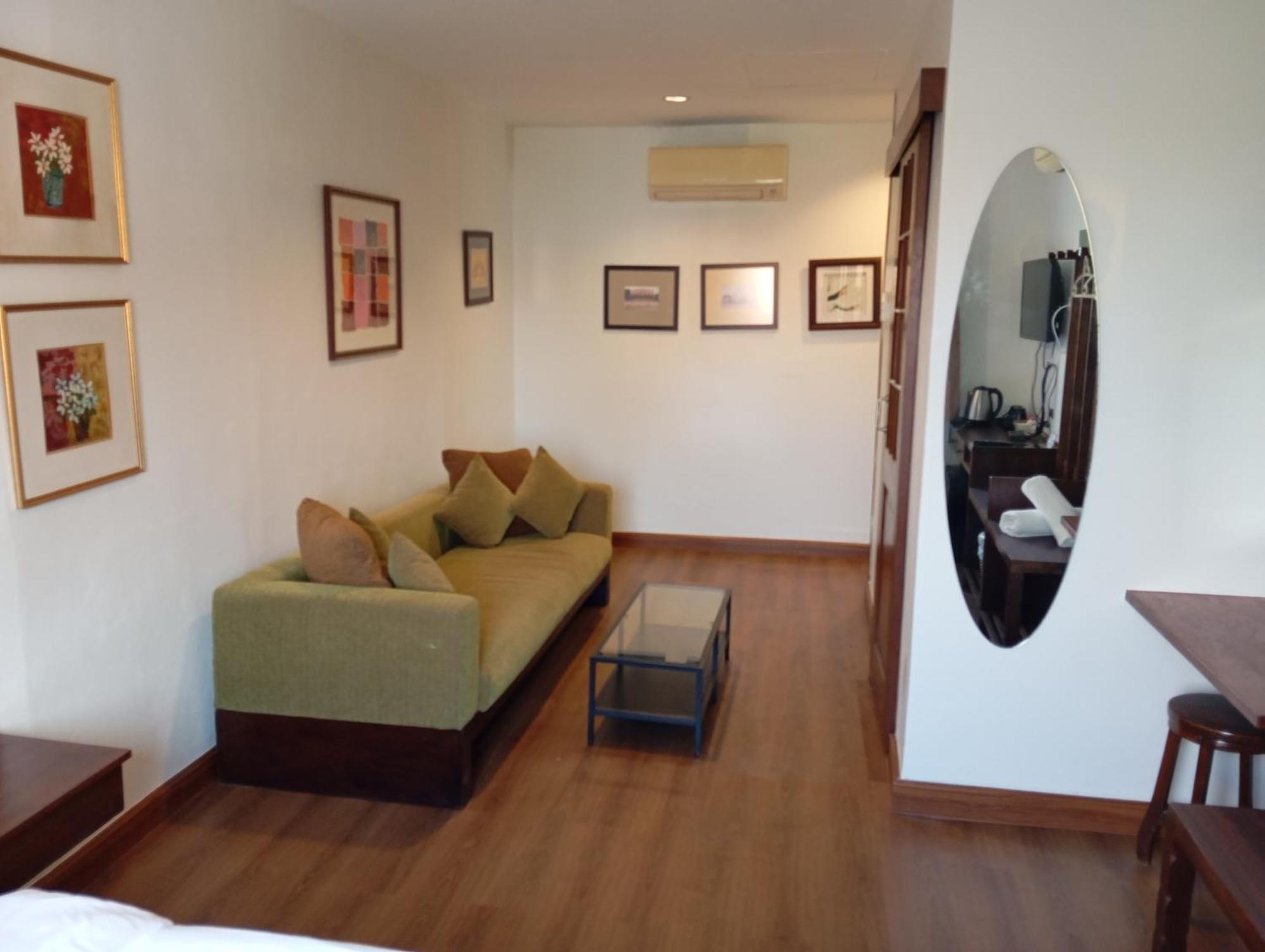 Chetuphon Gate Hotel 3*