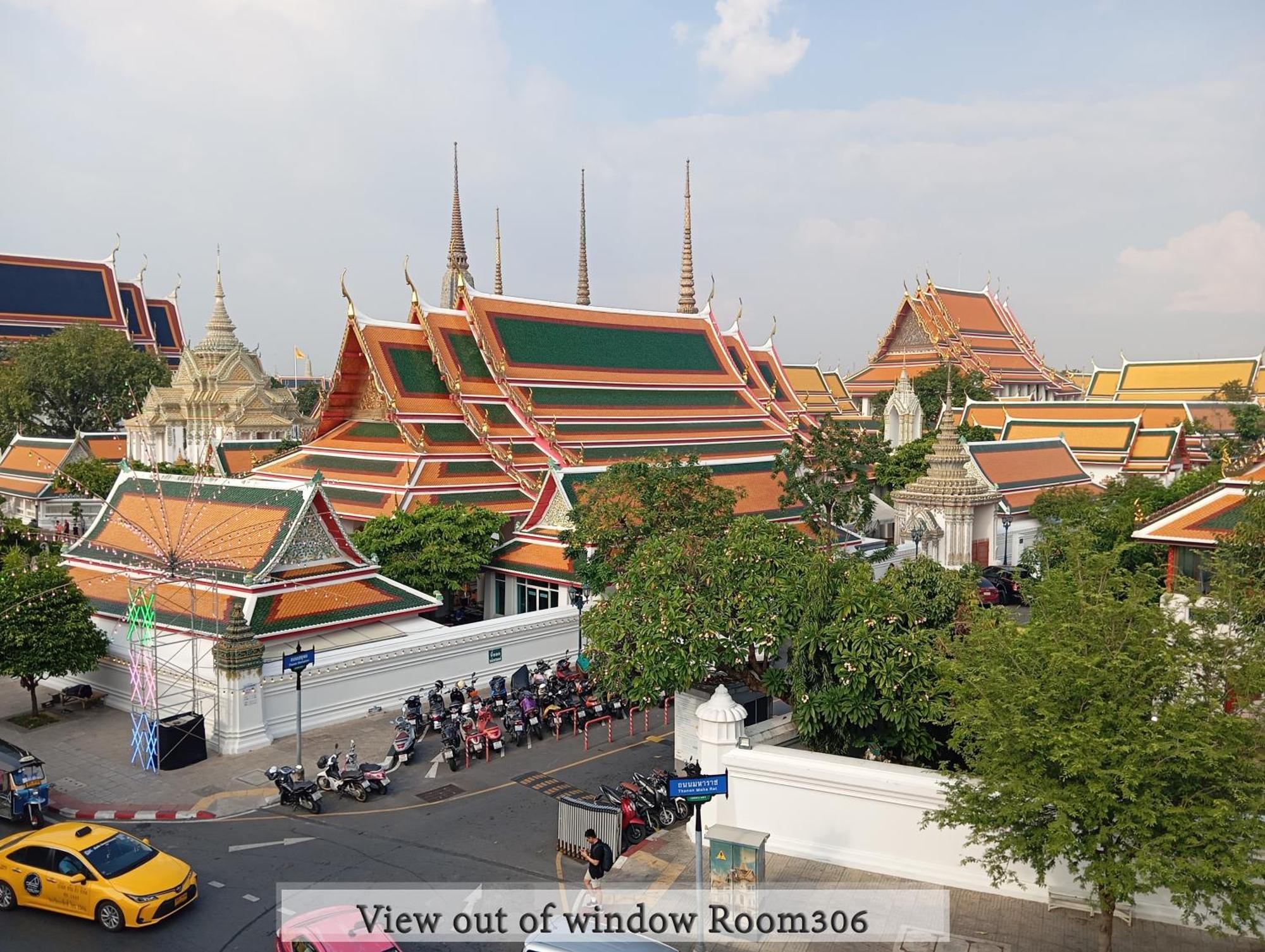 Chetuphon Gate Hotel