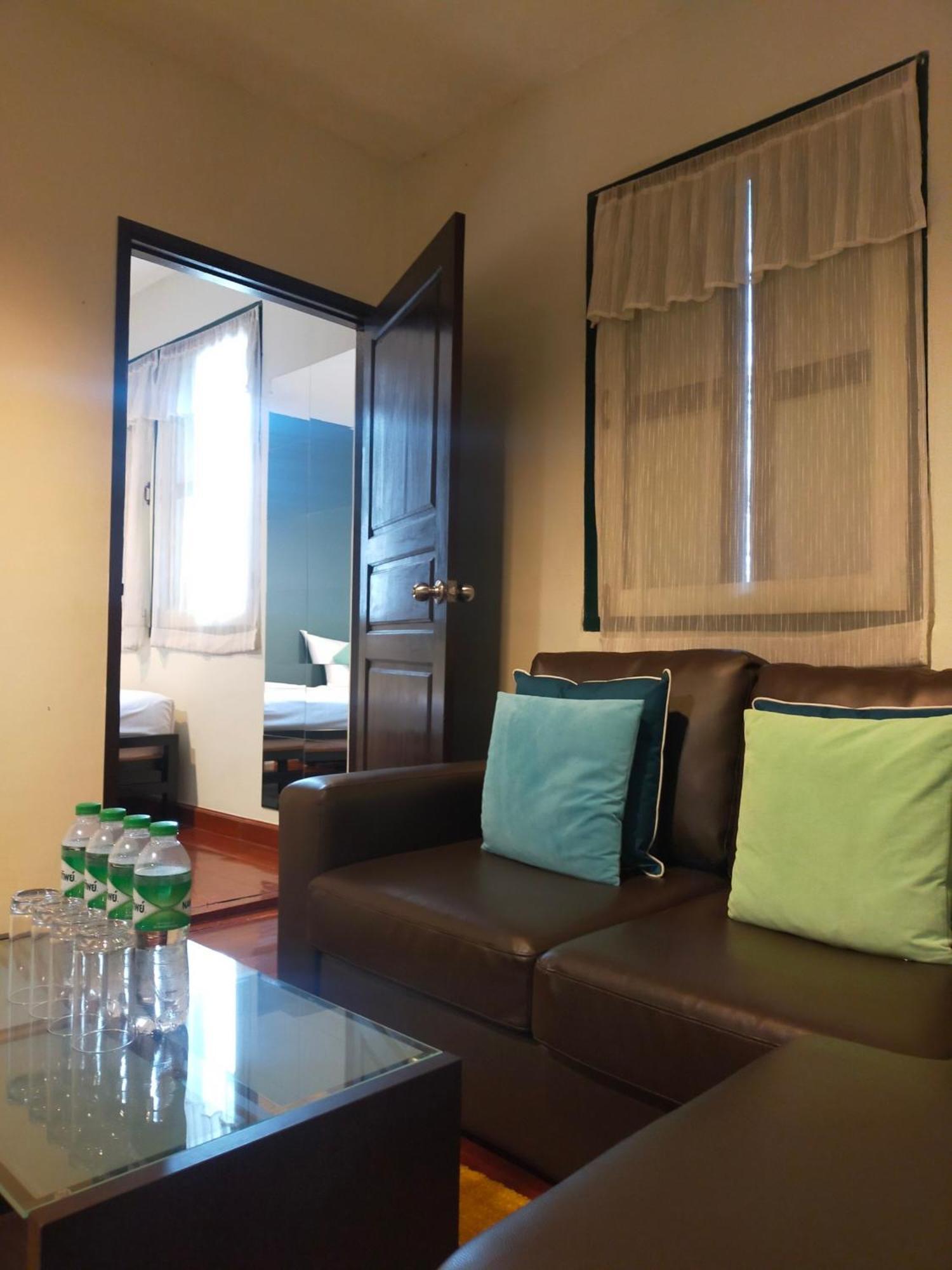 Baan Wangderm Hotel