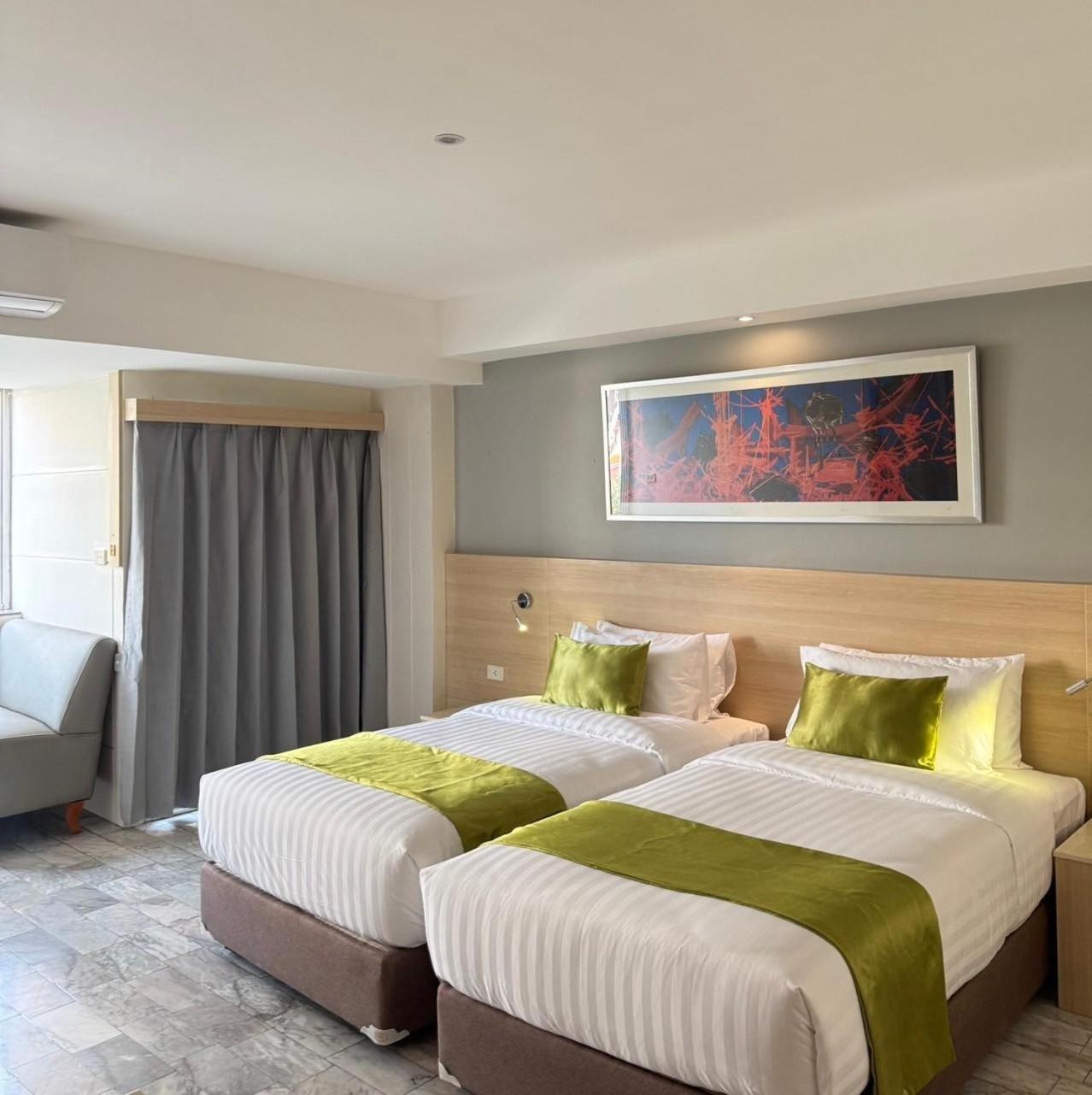 Icheck Thapra Hotel