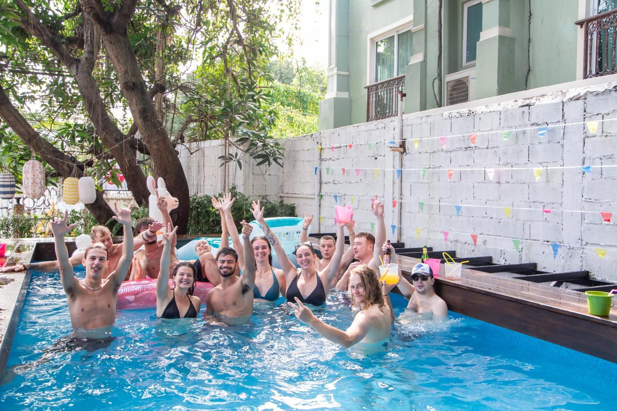 Revolution Khao San By The Bliss Asrama *