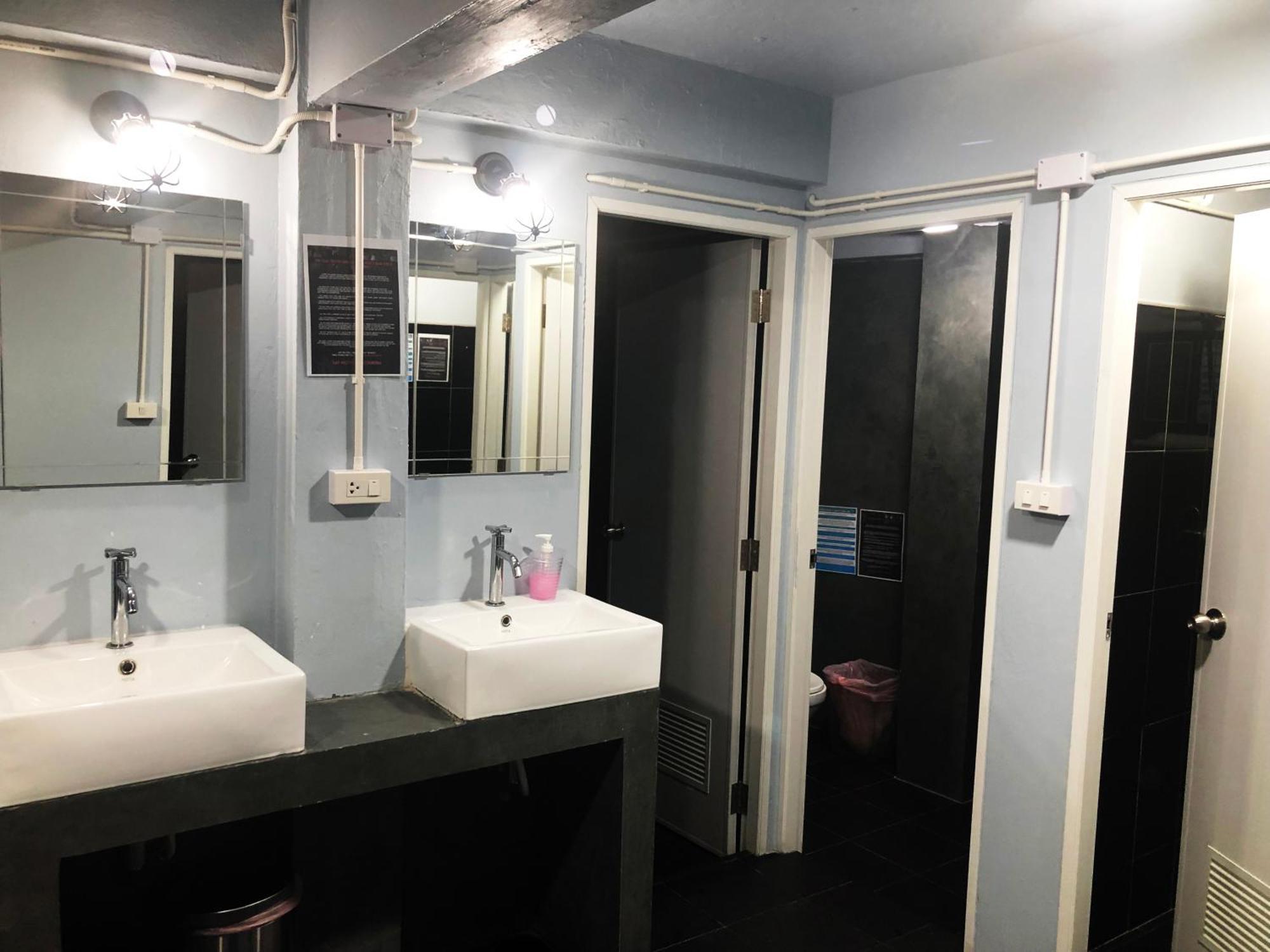 Revolution Khao San By The Bliss Asrama Bangkok