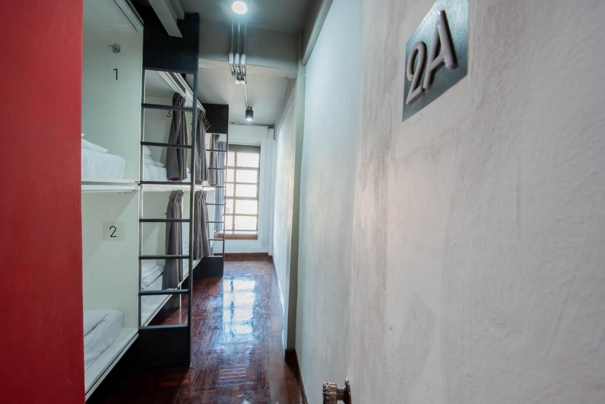 Mascotte Silom Hostal *