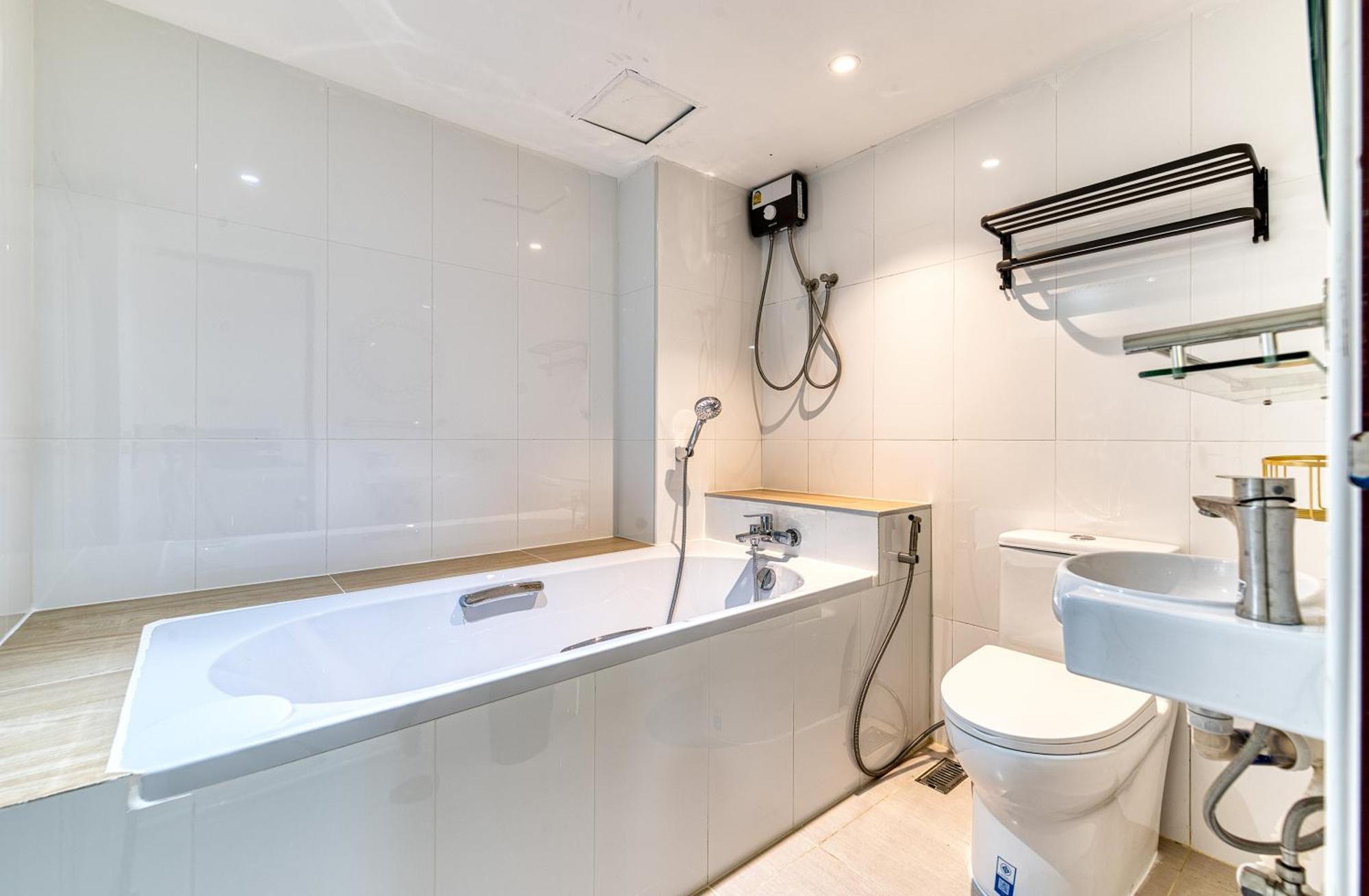 Khách sạn hẻo lánh Ab House *