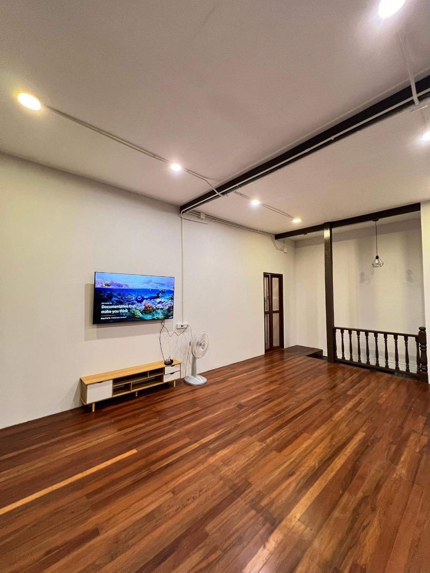 House Ju Albergue *