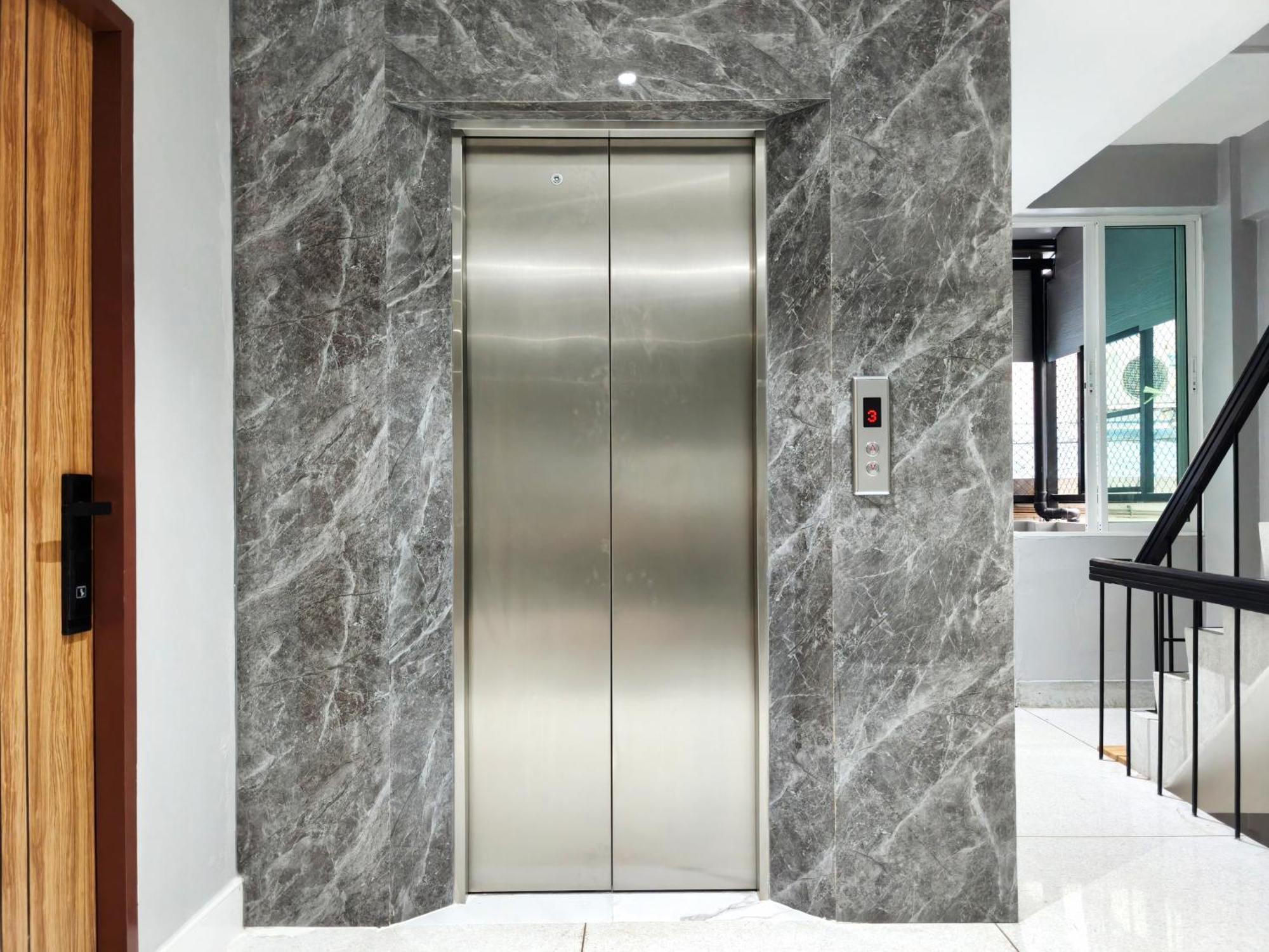 Khách sạn hẻo lánh Ab House *