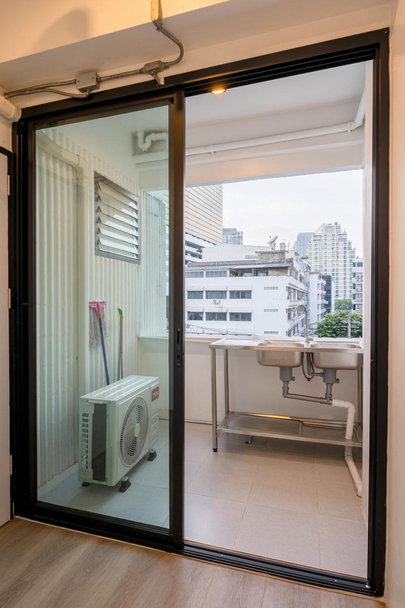 Location Near Patpong Night Market Apartment Bangkok