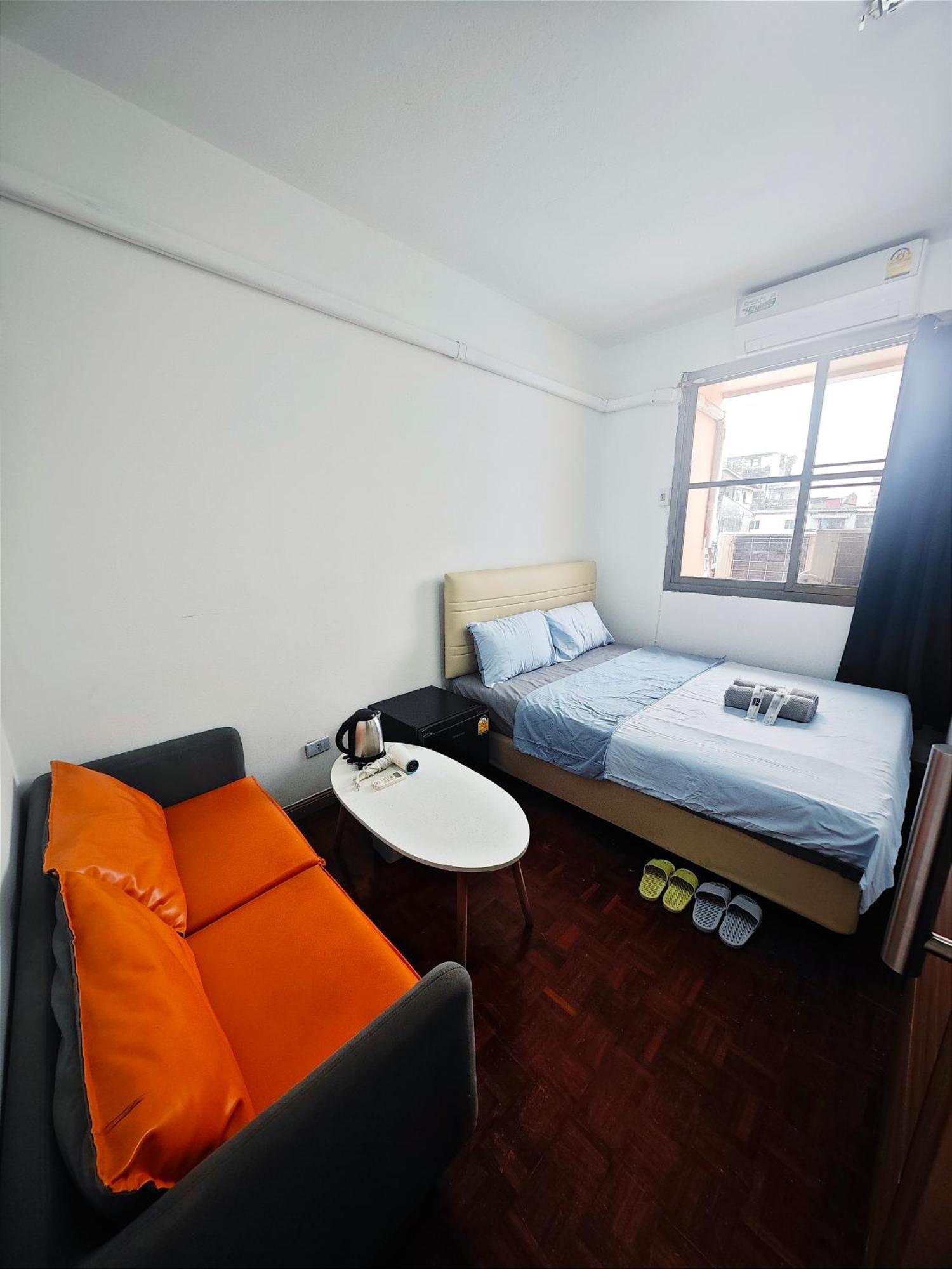 Panda Hostal *