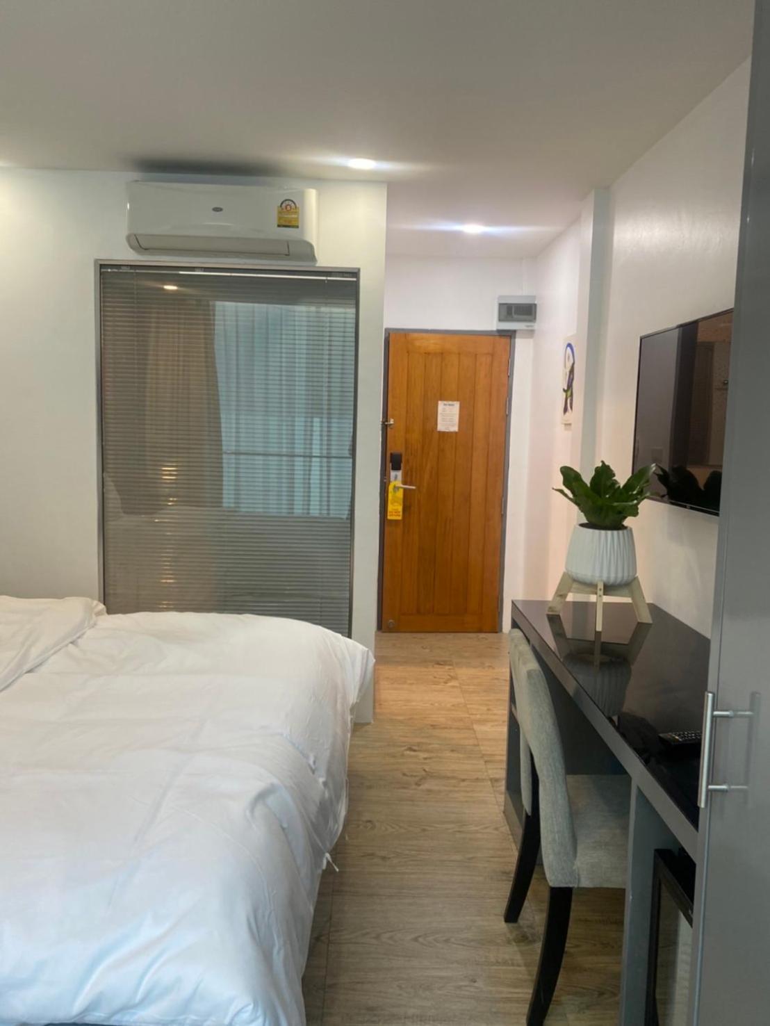 8 & Cafe Hotell