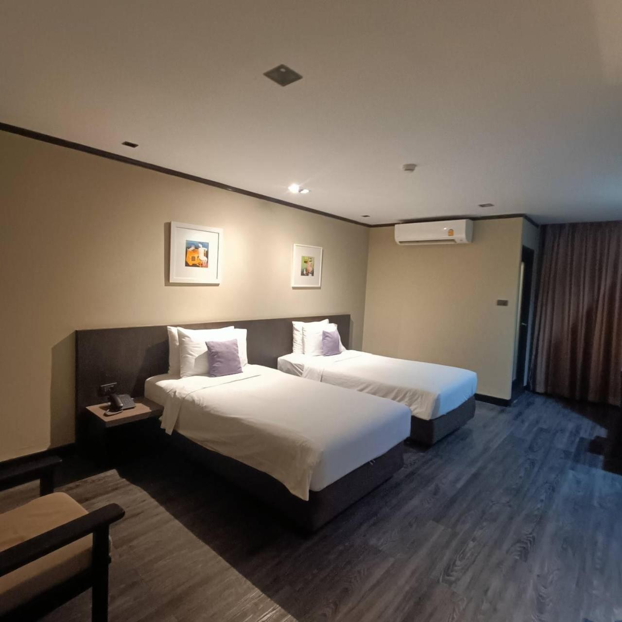 Inter Place Hotell 5*