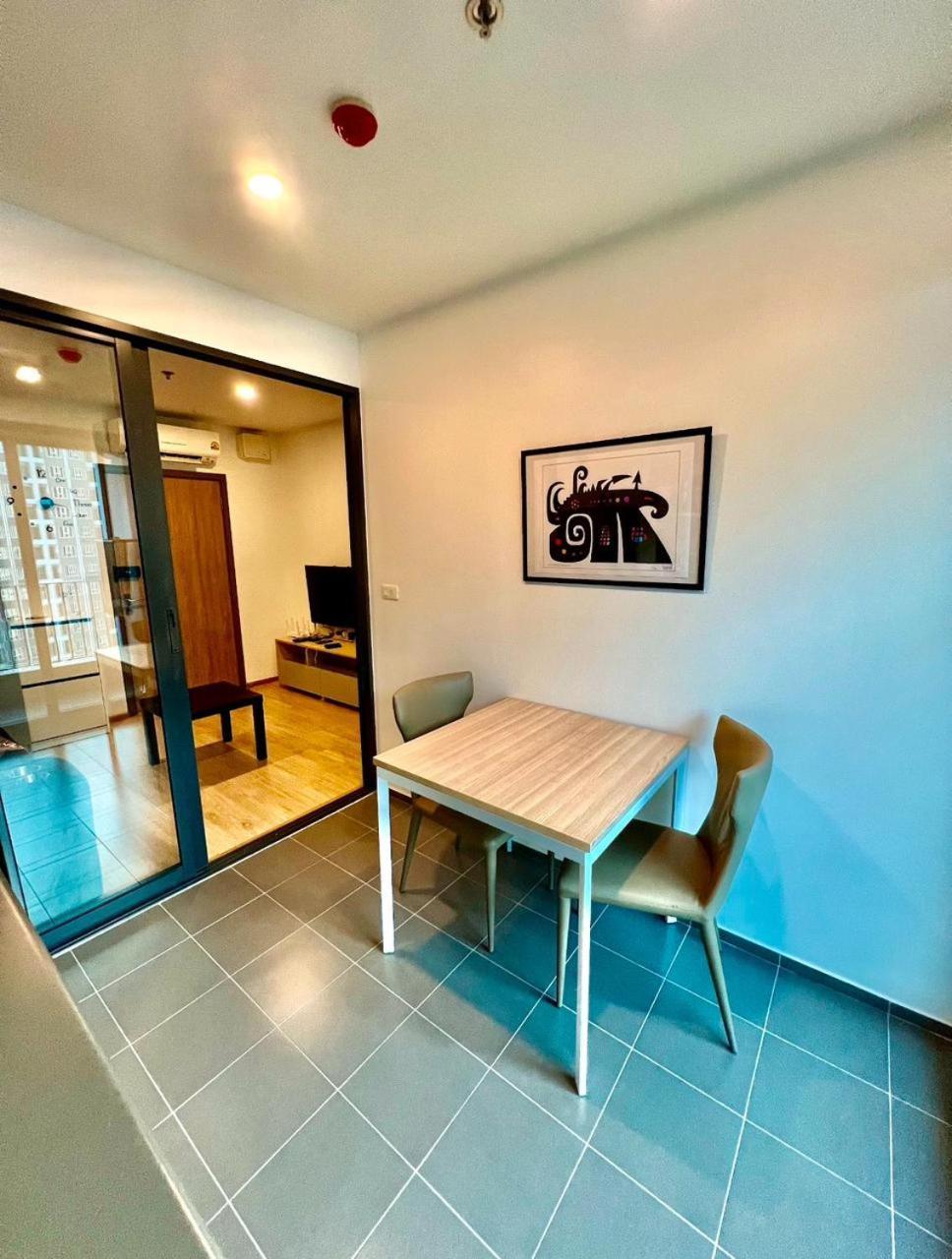 22nd Floor, Cozy Skyline View Oasis *