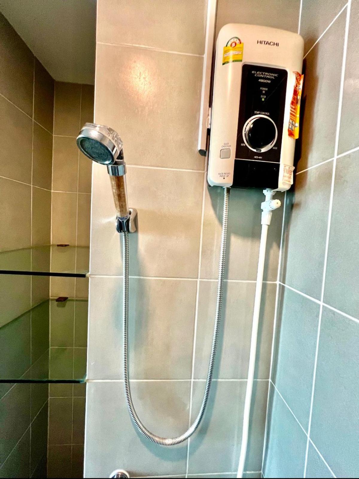 Modern 2br Near Bts With Pool & Workspace *