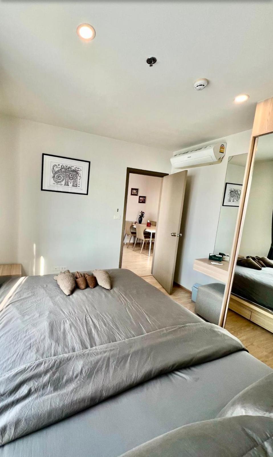 Modern 2br Near Bts With Pool & Workspace * Bangkok