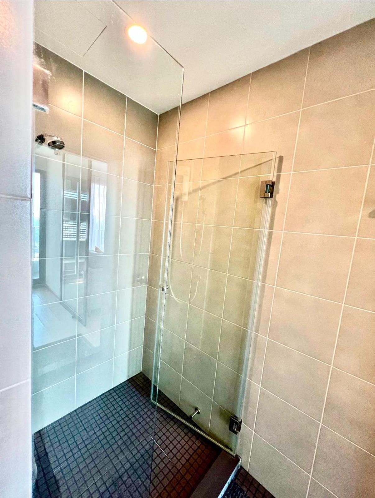 Modern 2br Near Bts With Pool & Workspace Aparthotel Bangkok
