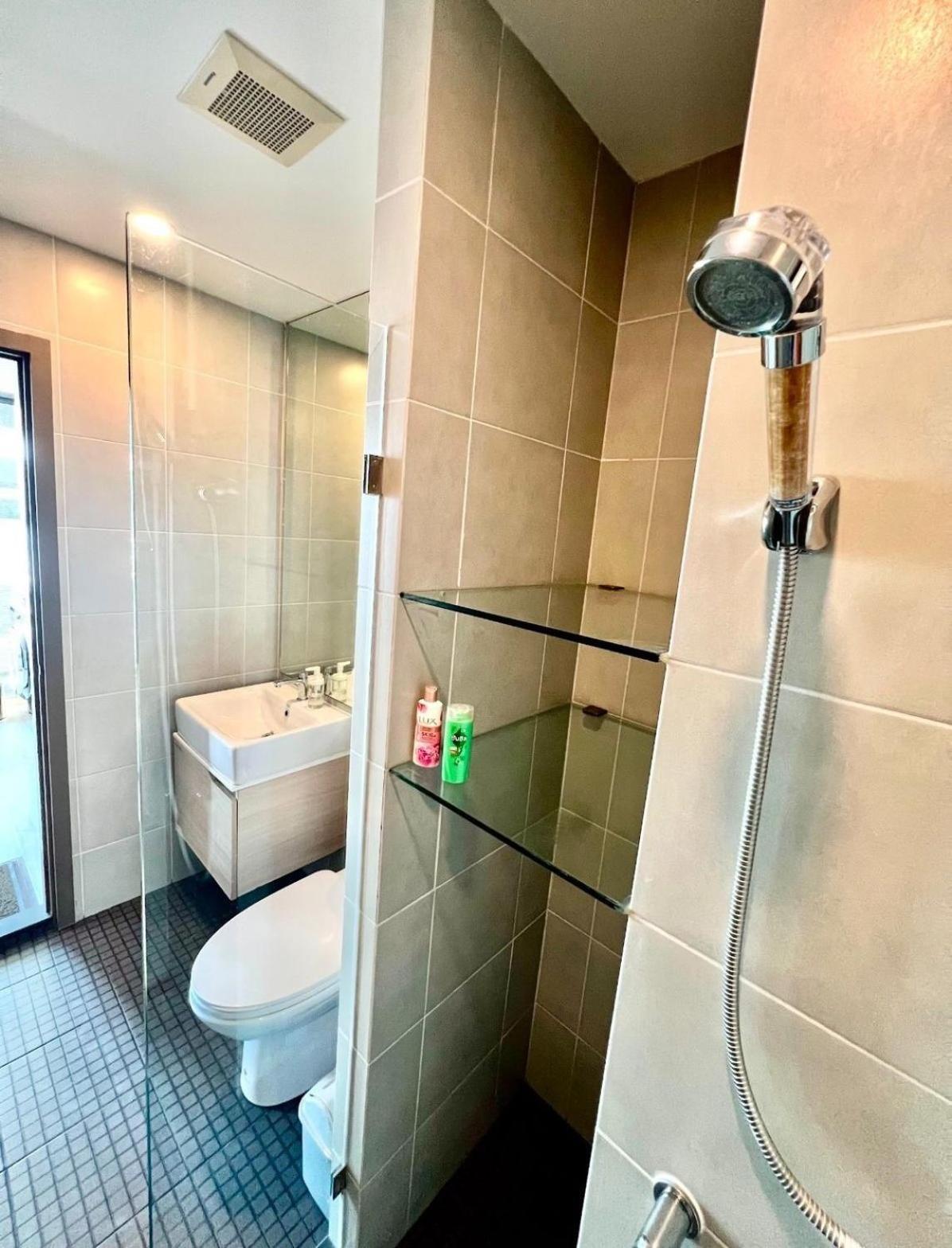 Modern 2br Near Bts With Pool & Workspace Aparthotel *