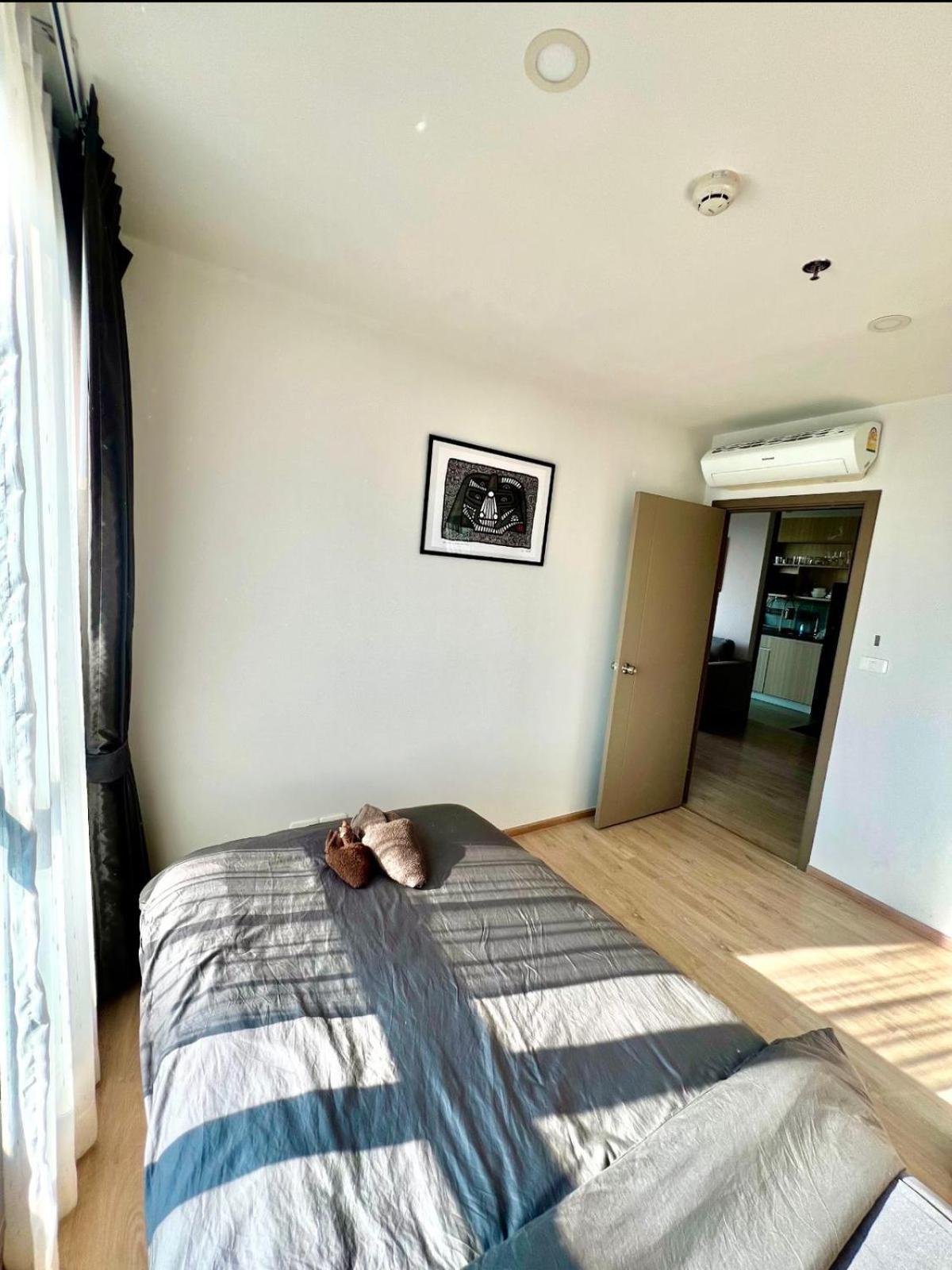Aparthotel Modern 2br Near Bts With Pool & Workspace Bangkok