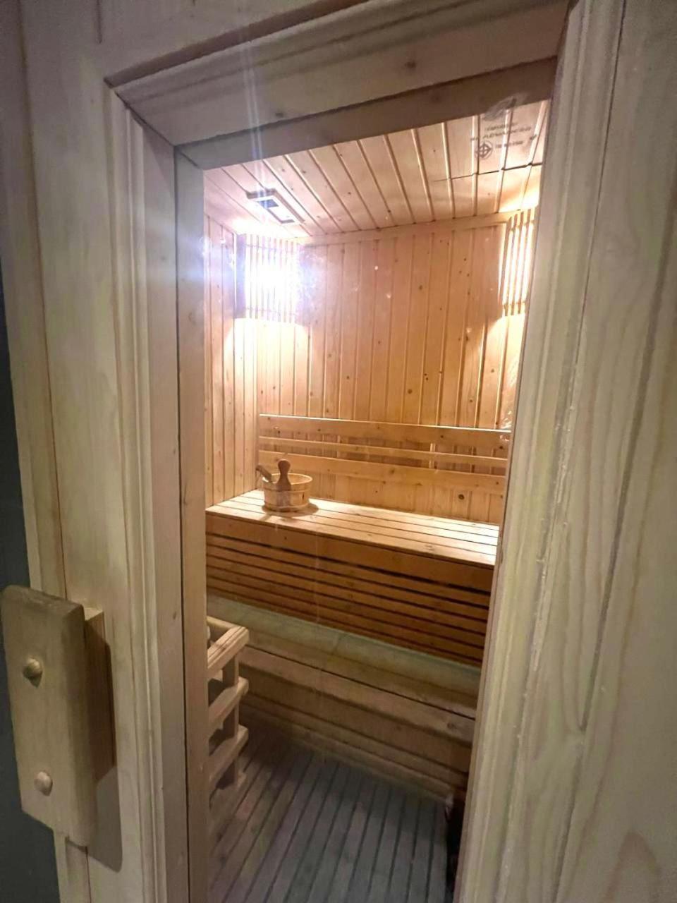 Aparthotel Modern 2br Near Bts With Pool & Workspace *