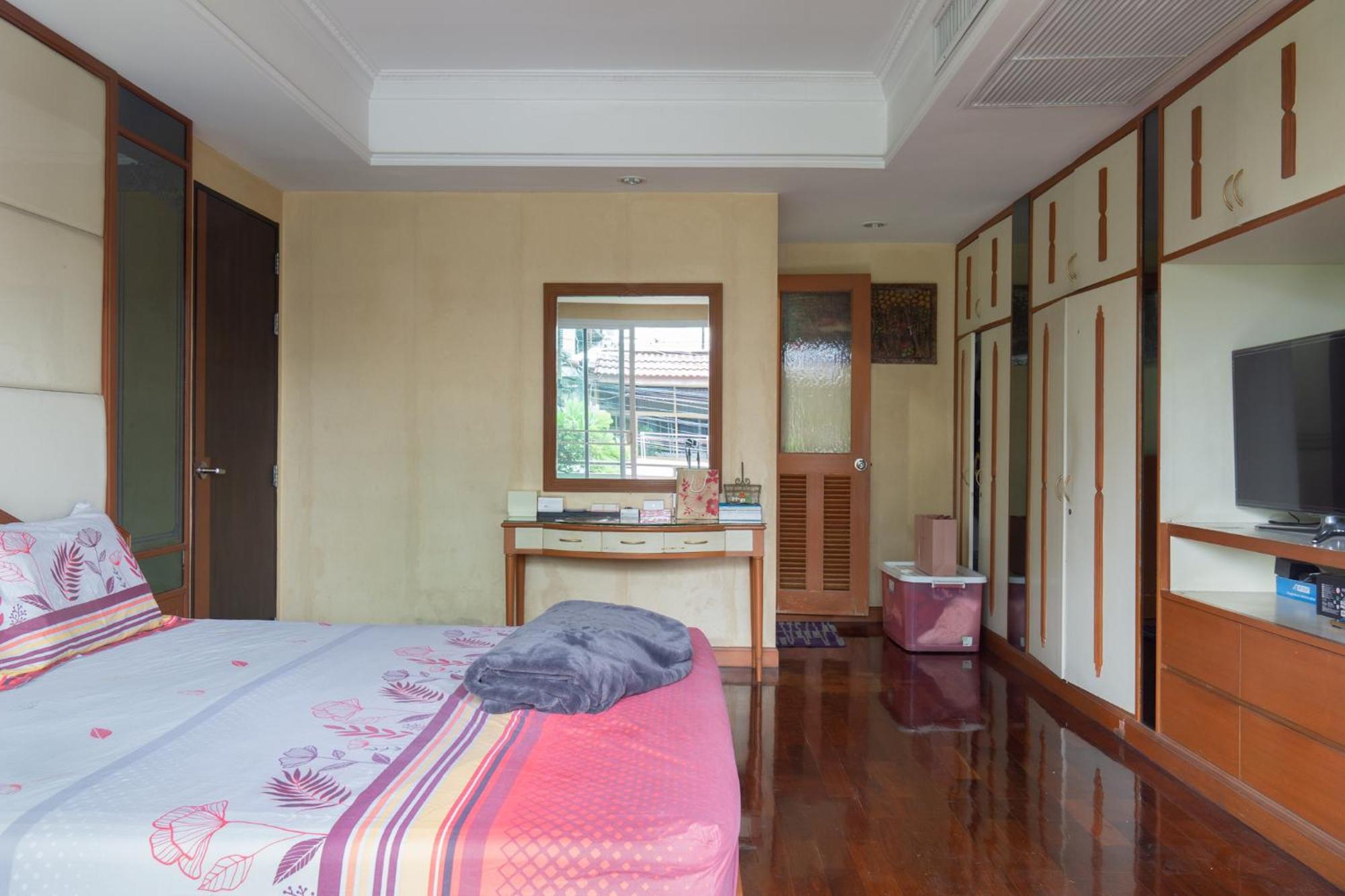 Vila Luxury 4 Kingsize Bedrooms - & Modern Sukhumvit Bangkok