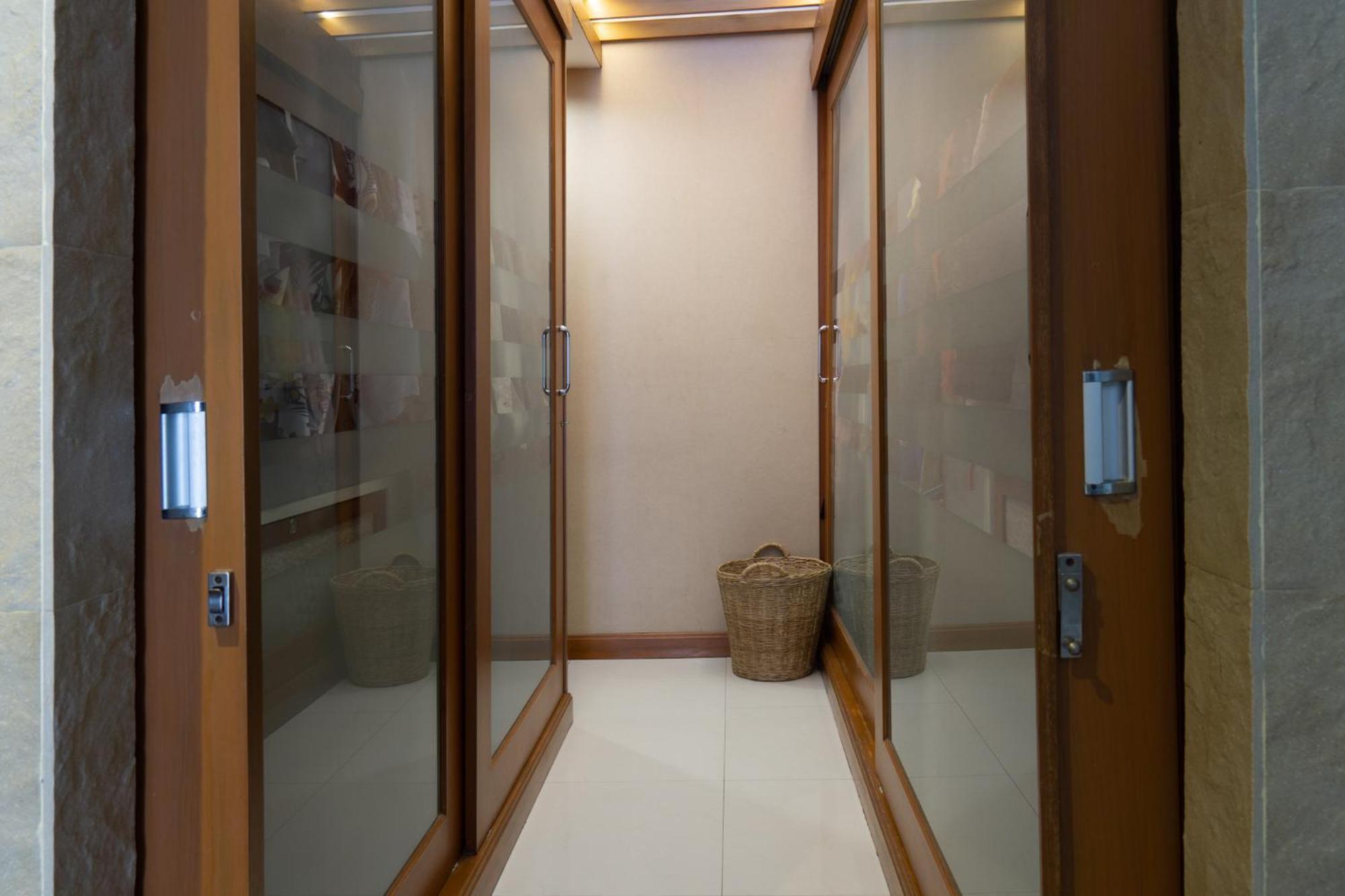 Luxury 4 Kingsize Bedrooms - & Modern Sukhumvit Vila