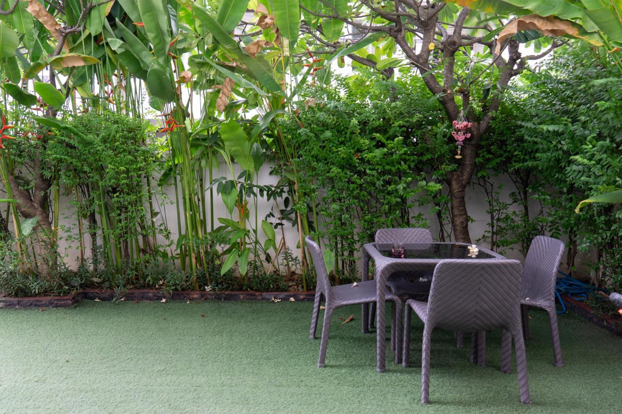 Luxury 4 Kingsize Bedrooms - & Modern Sukhumvit Vila