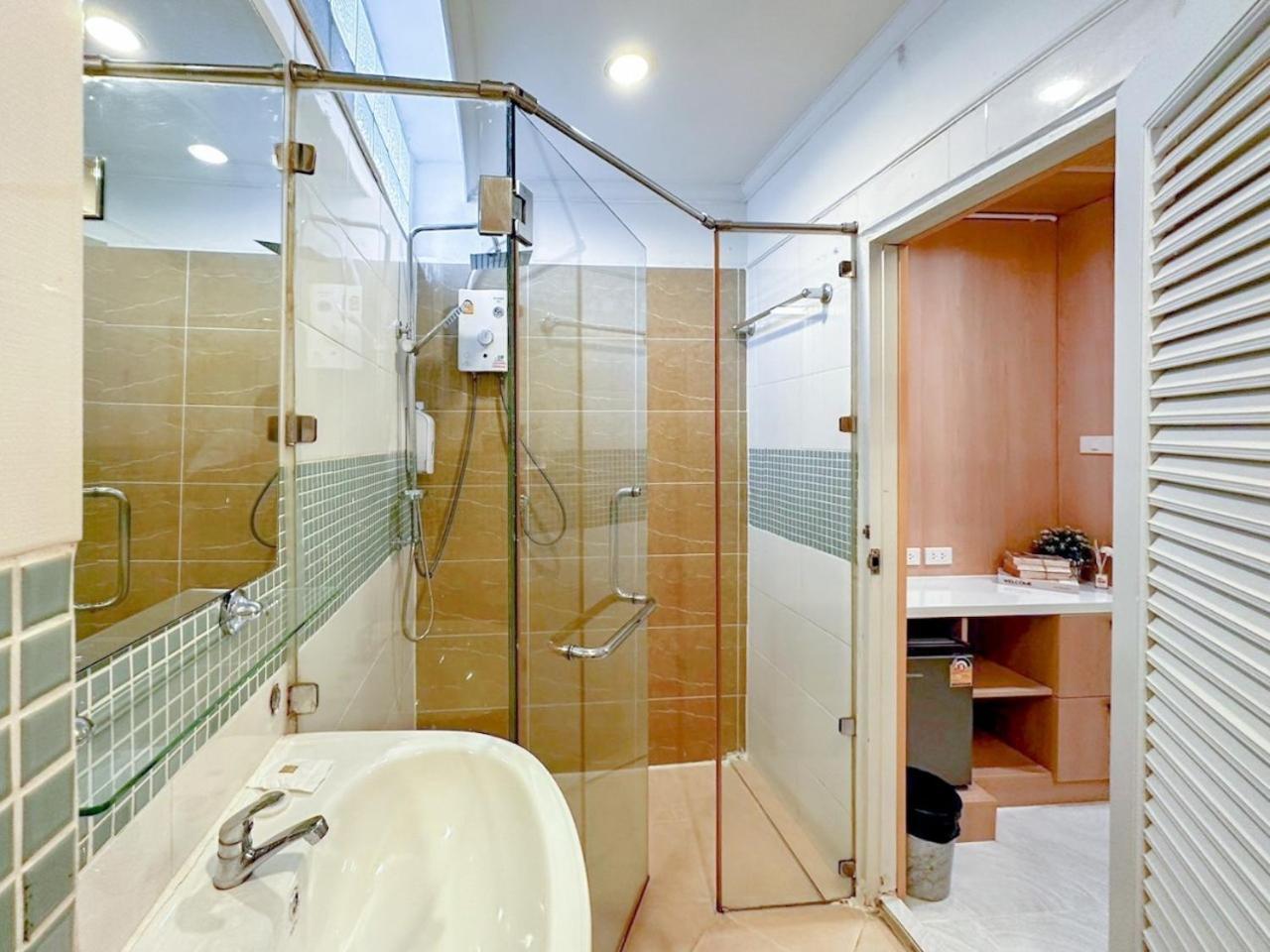 Thrive Khách sạn 3*