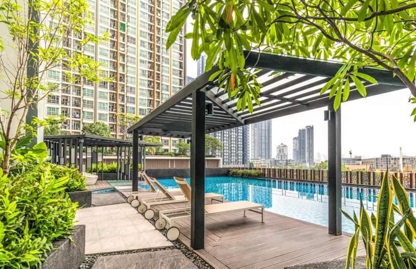 In With Swimming Pool Near Malls And Train Khách sạn hẻo lánh