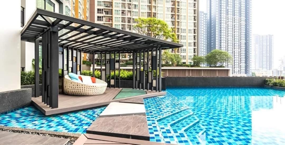 Khách sạn hẻo lánh In With Swimming Pool Near Malls And Train
