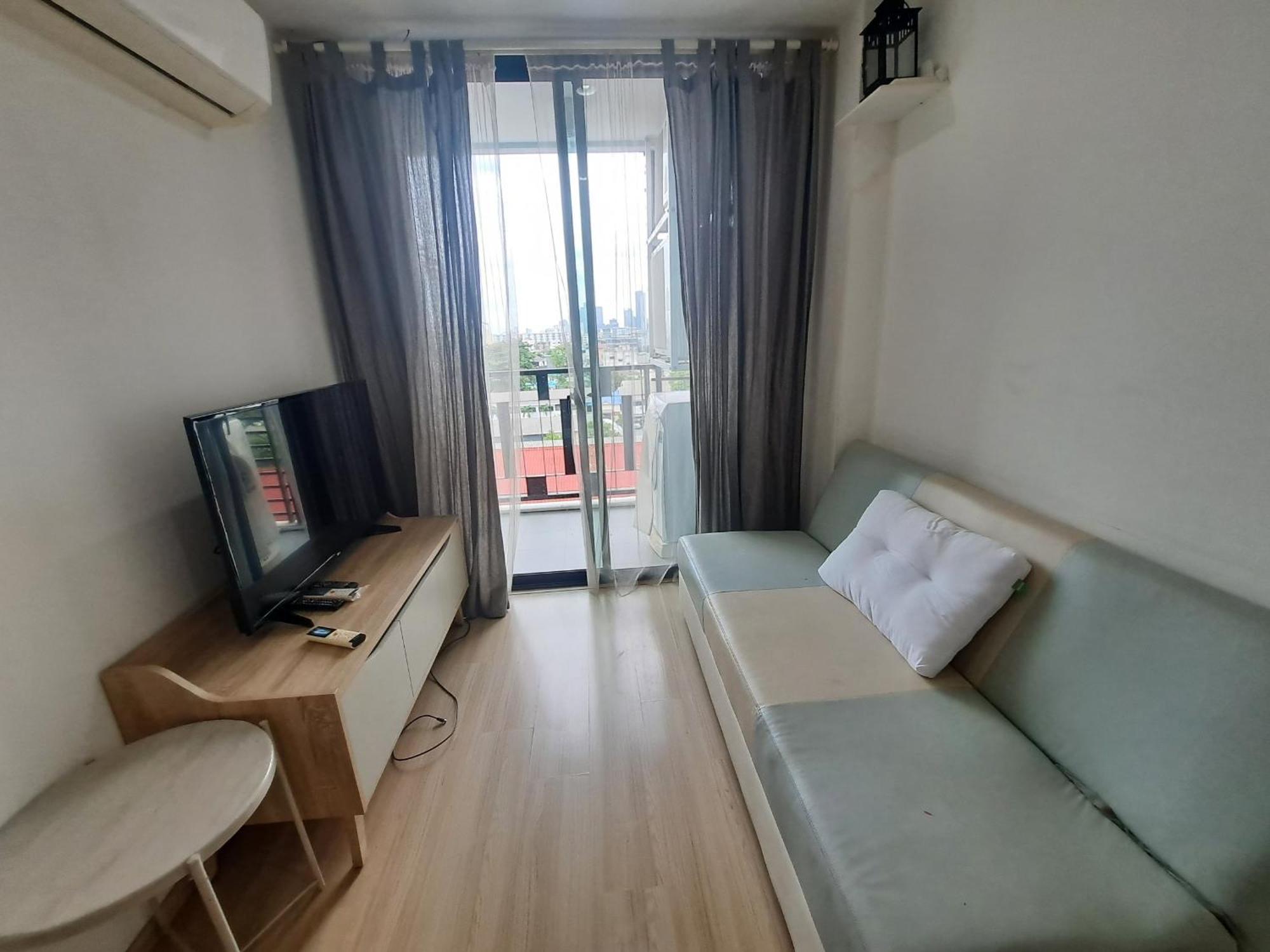 Khách sạn hẻo lánh In With Swimming Pool Near Malls And Train