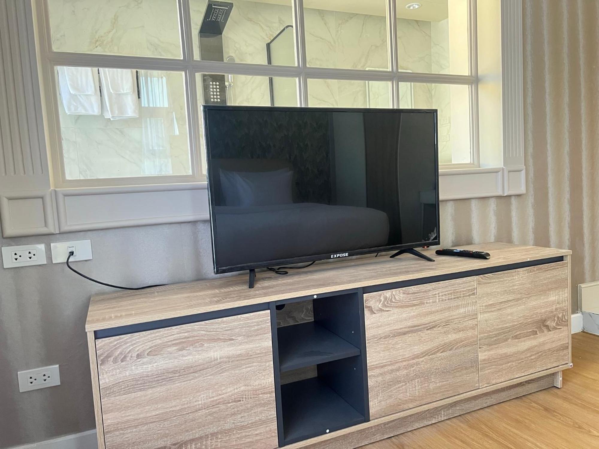 V20 Boutique Jacuzzi