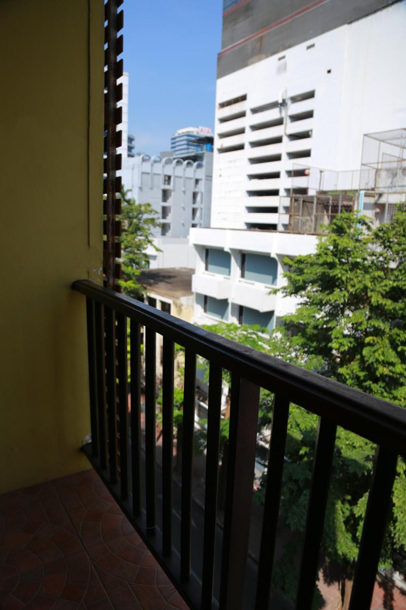 Upar Silom Near Mahanakhon Hotell