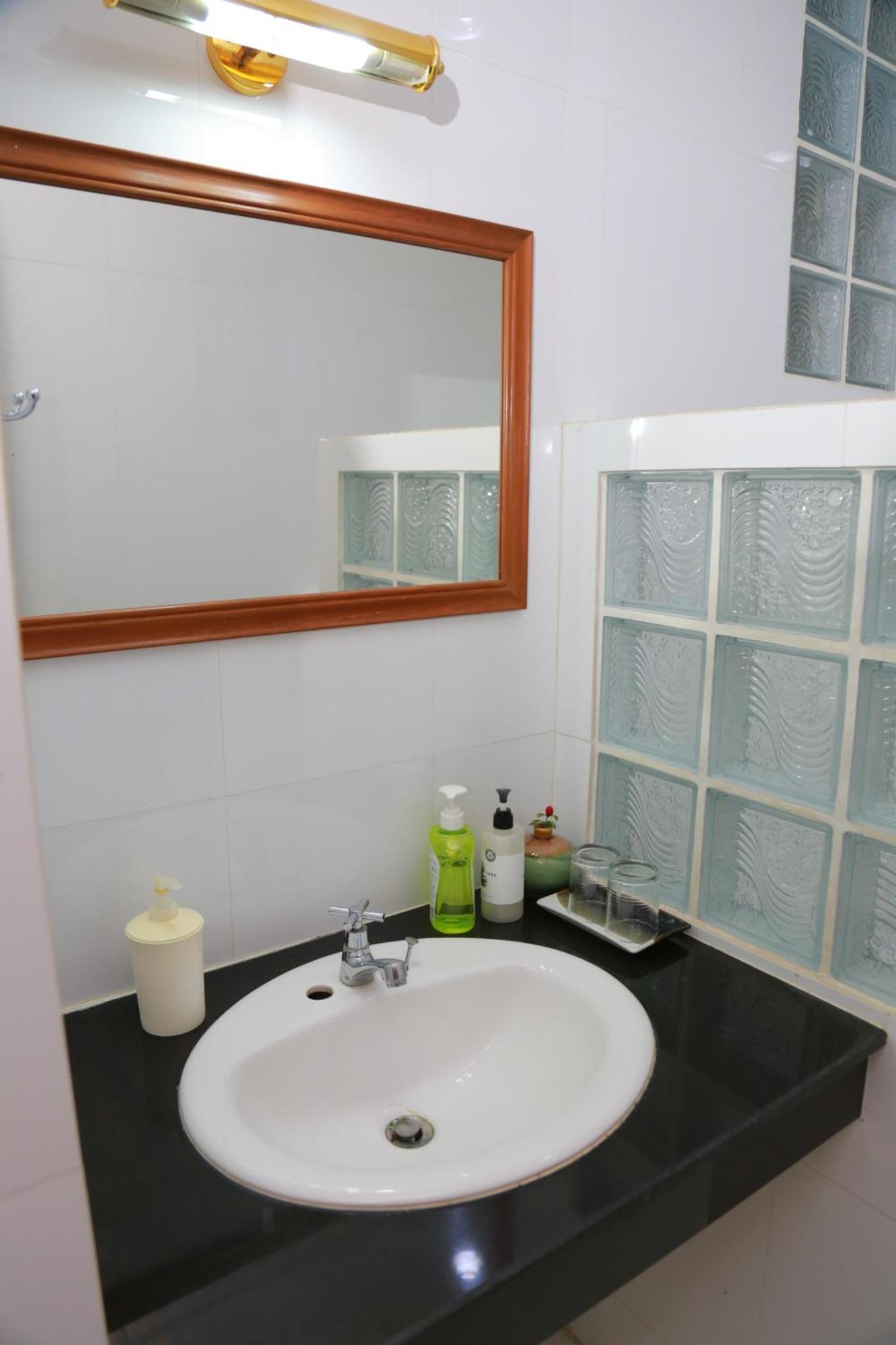 Upar Silom Near Mahanakhon Hotell 3*