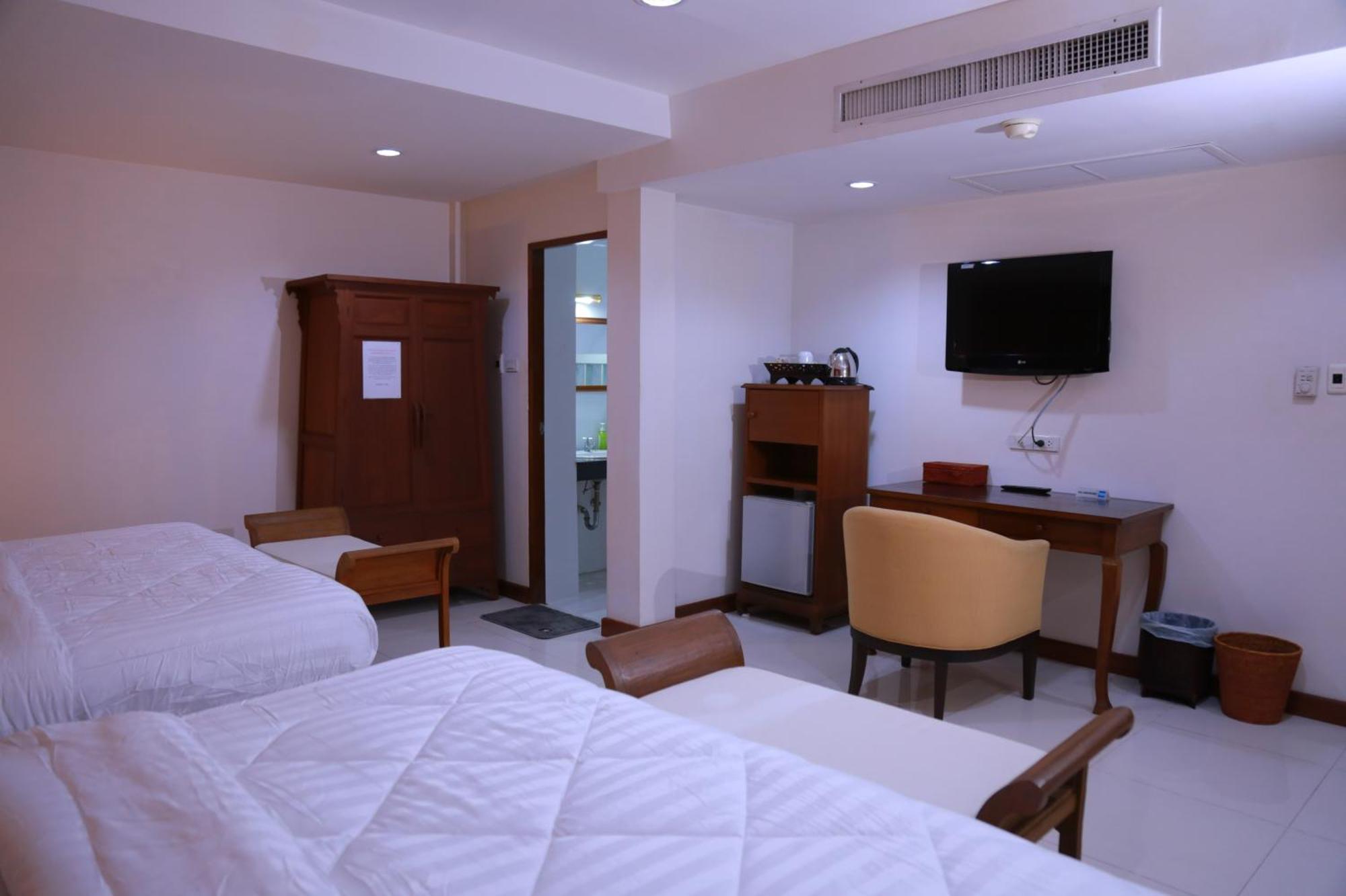 Upar Silom Near Mahanakhon Hotell 3*