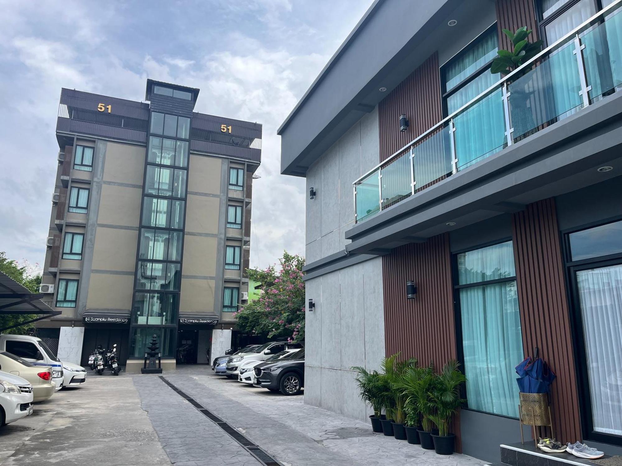 51 Suanplu Khách sạn 3*