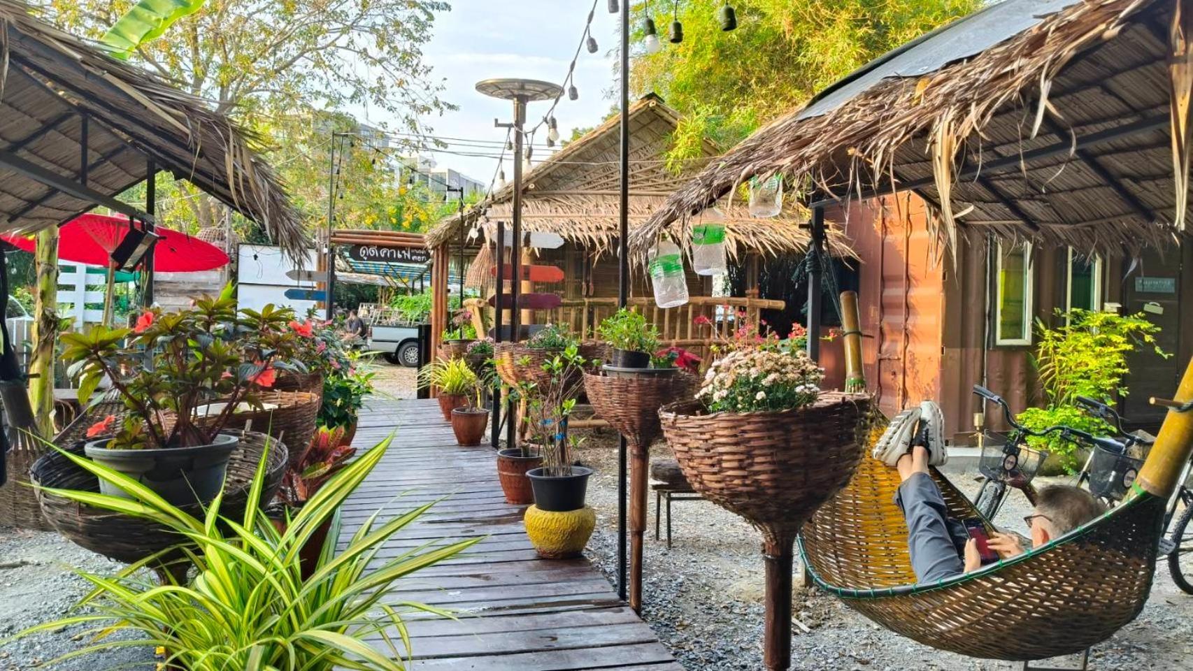 Do Dee Cafe Hostal