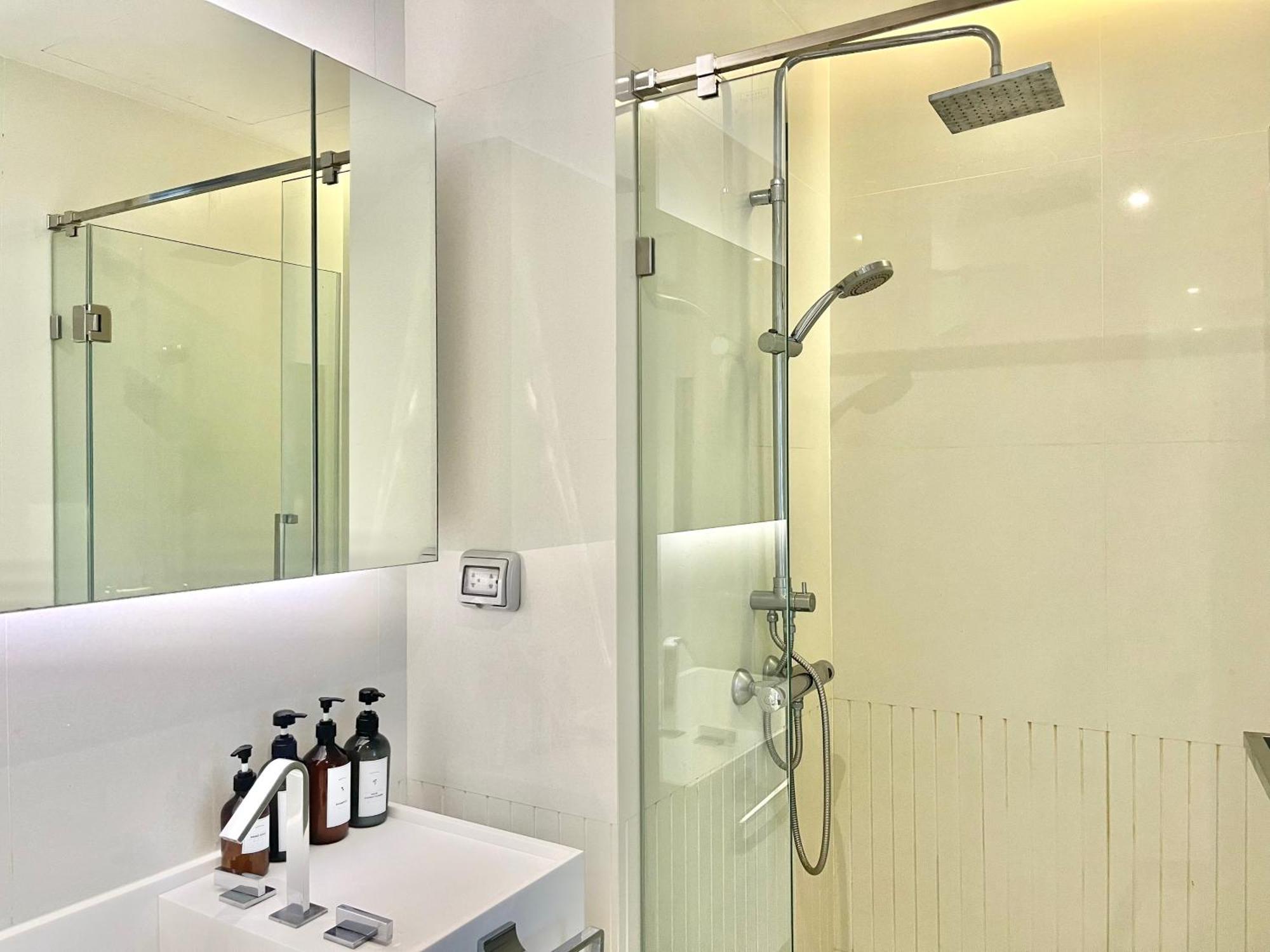 Sukhumvit 11#luxury#pool#gym#bts Nana&mrt Sukhumvit#1br#max2ppl Appartamento