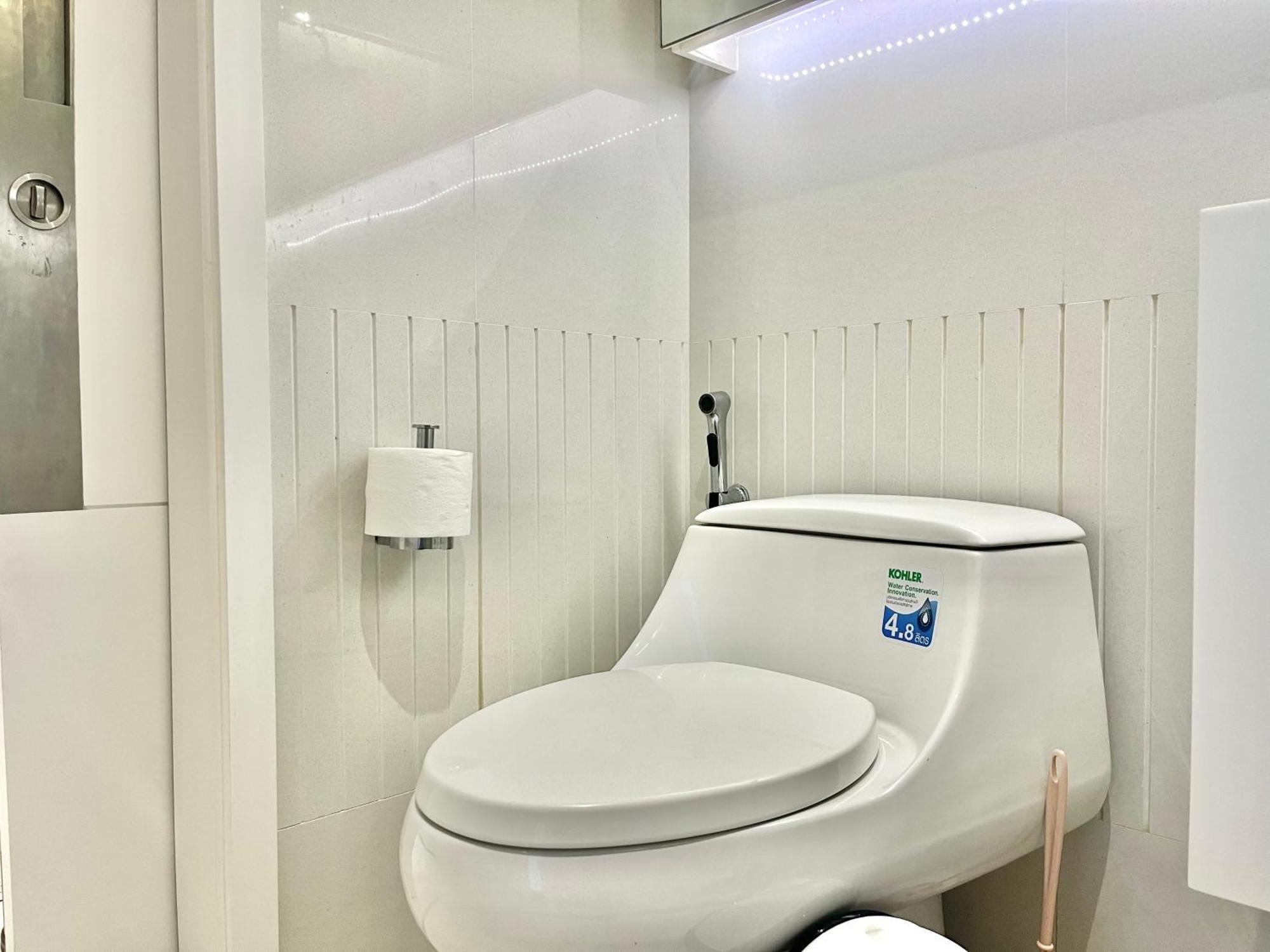 Appartamento Sukhumvit 11#luxury#pool#gym#bts Nana&mrt Sukhumvit#1br#max2ppl *