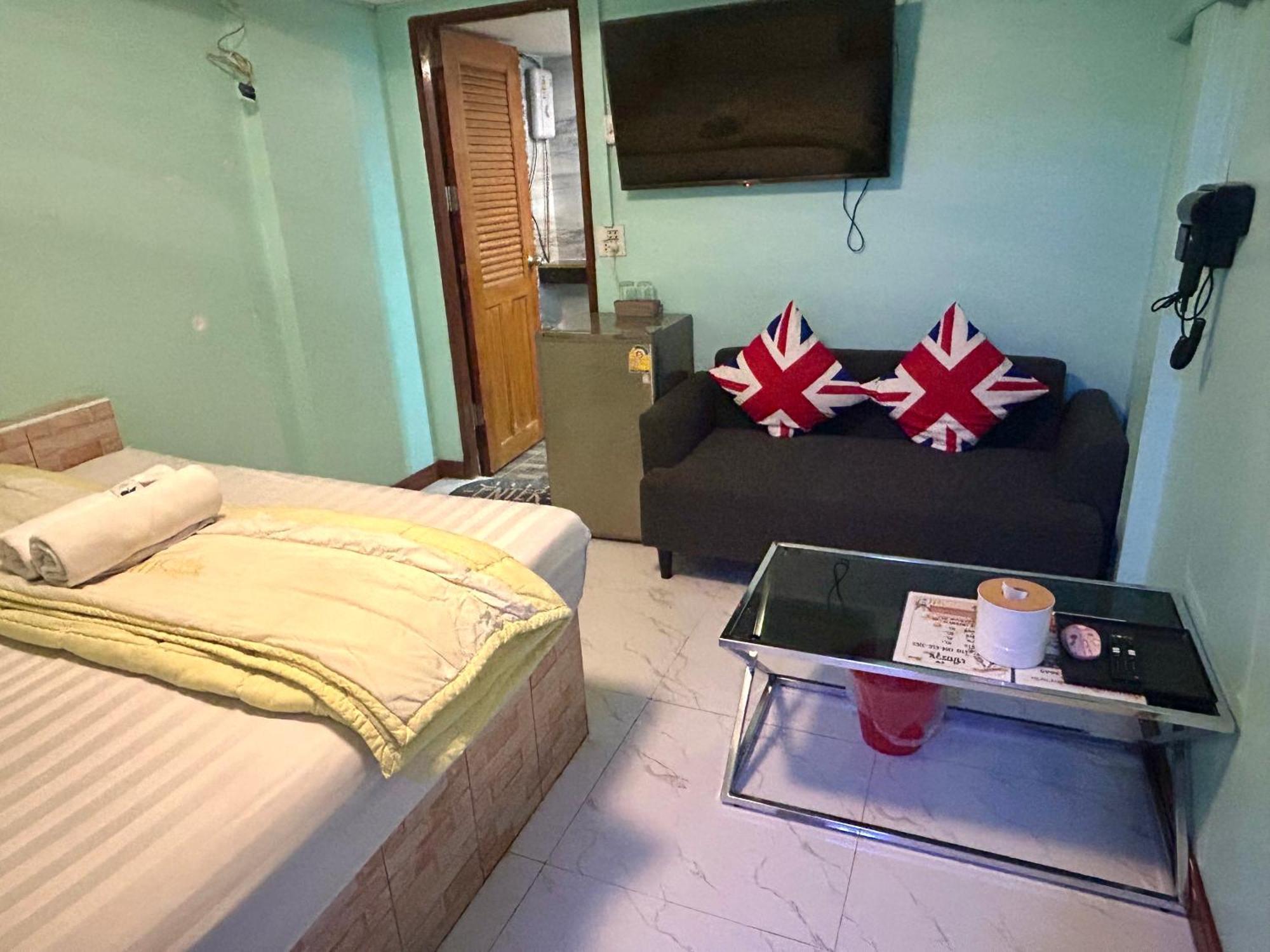 Bankhunchang Ramkhamhaeng Hostal Bangkok