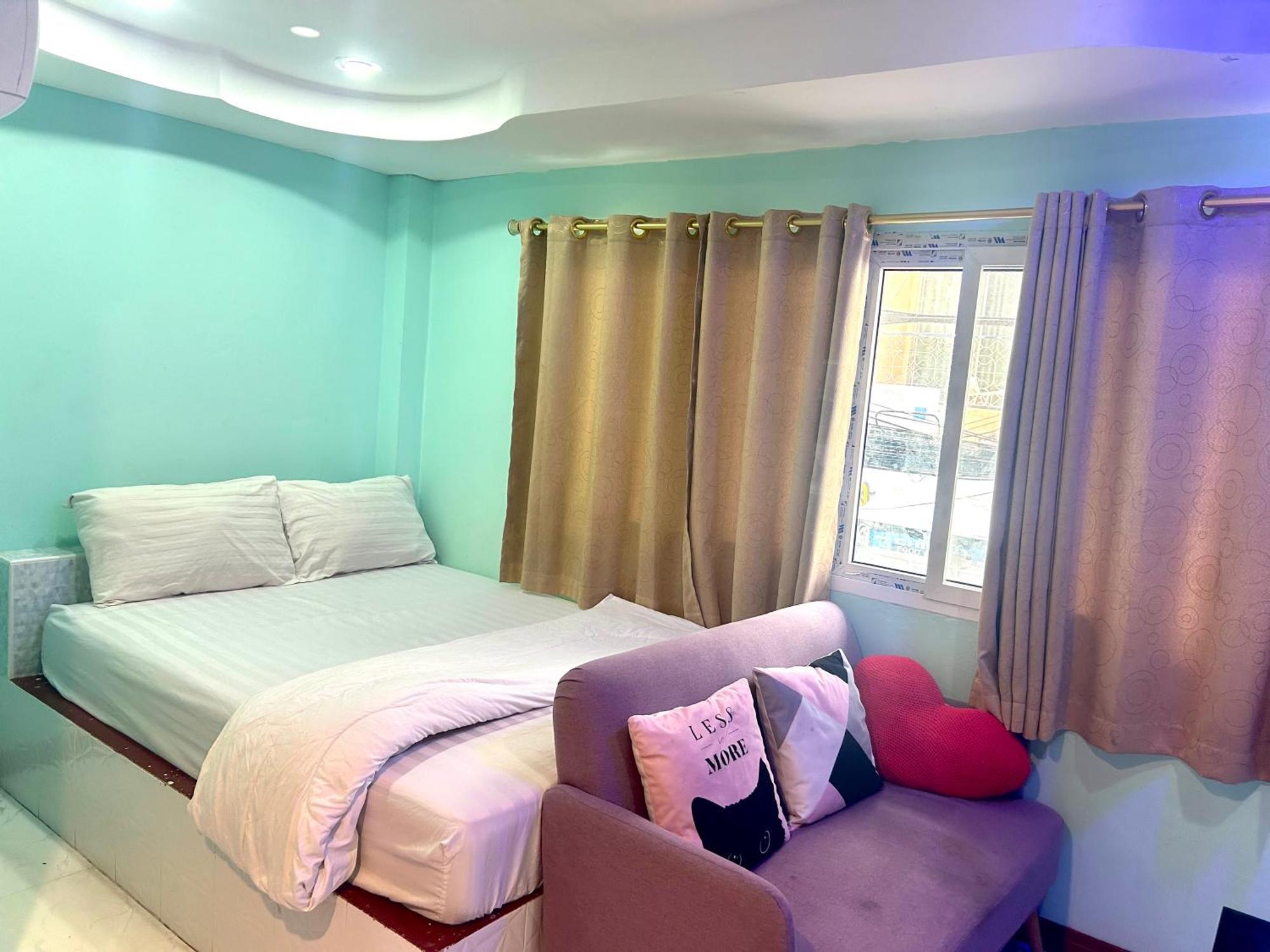 Bankhunchang Ramkhamhaeng Hostal