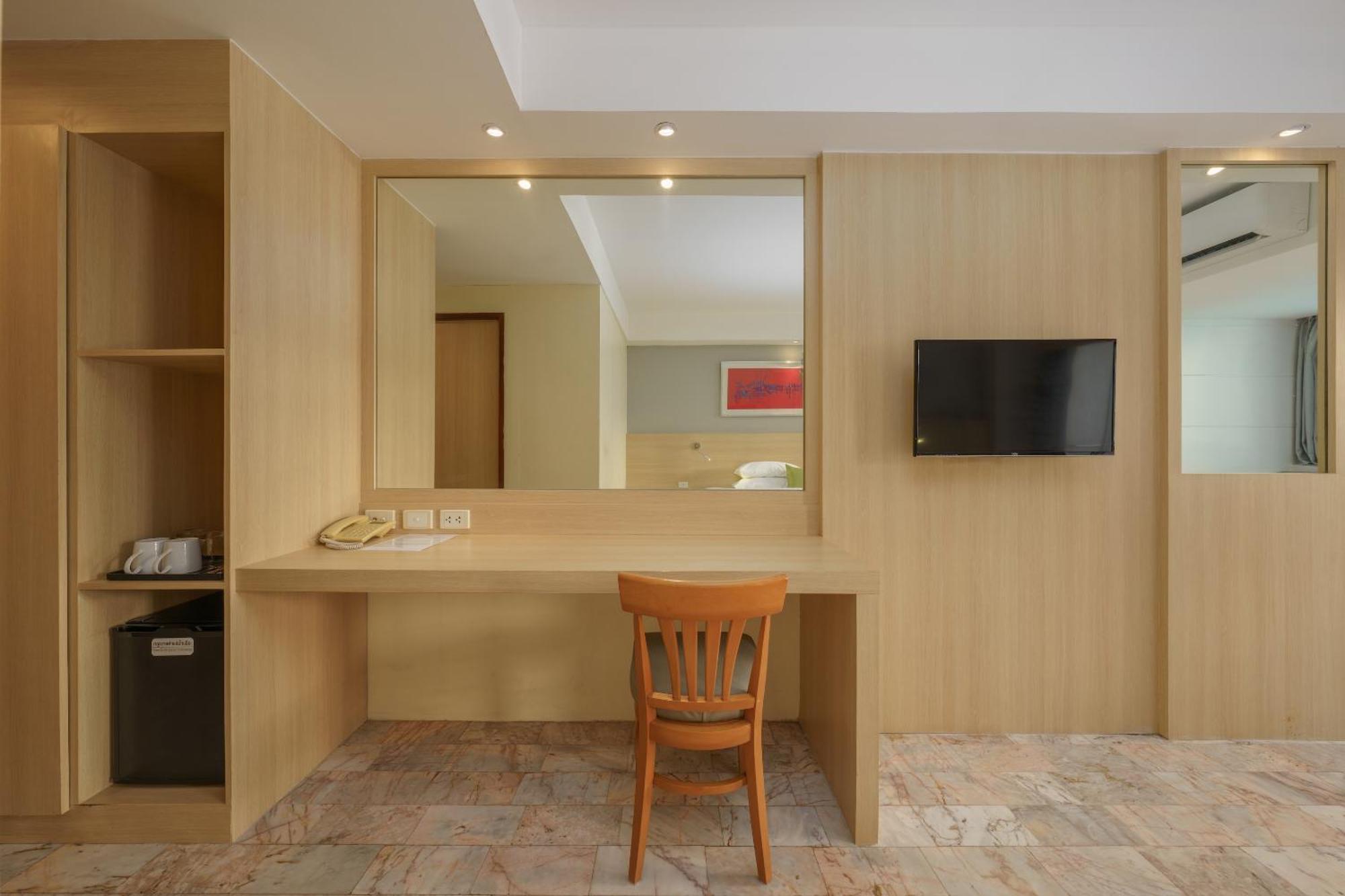 Icheck Thapra Hotel