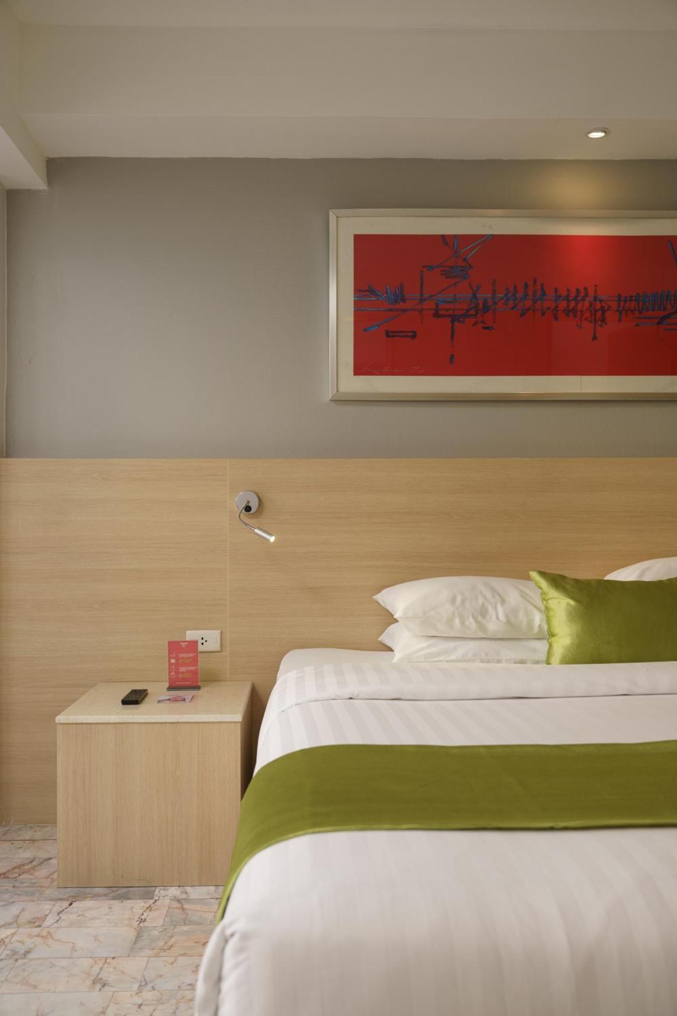 Hotel Icheck Thapra 4*