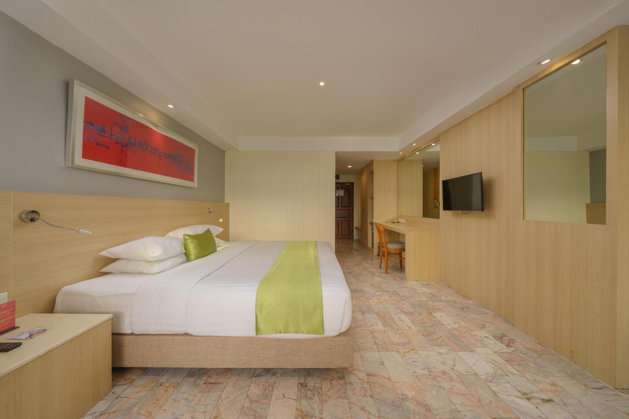 Icheck Thapra Hotel 4*