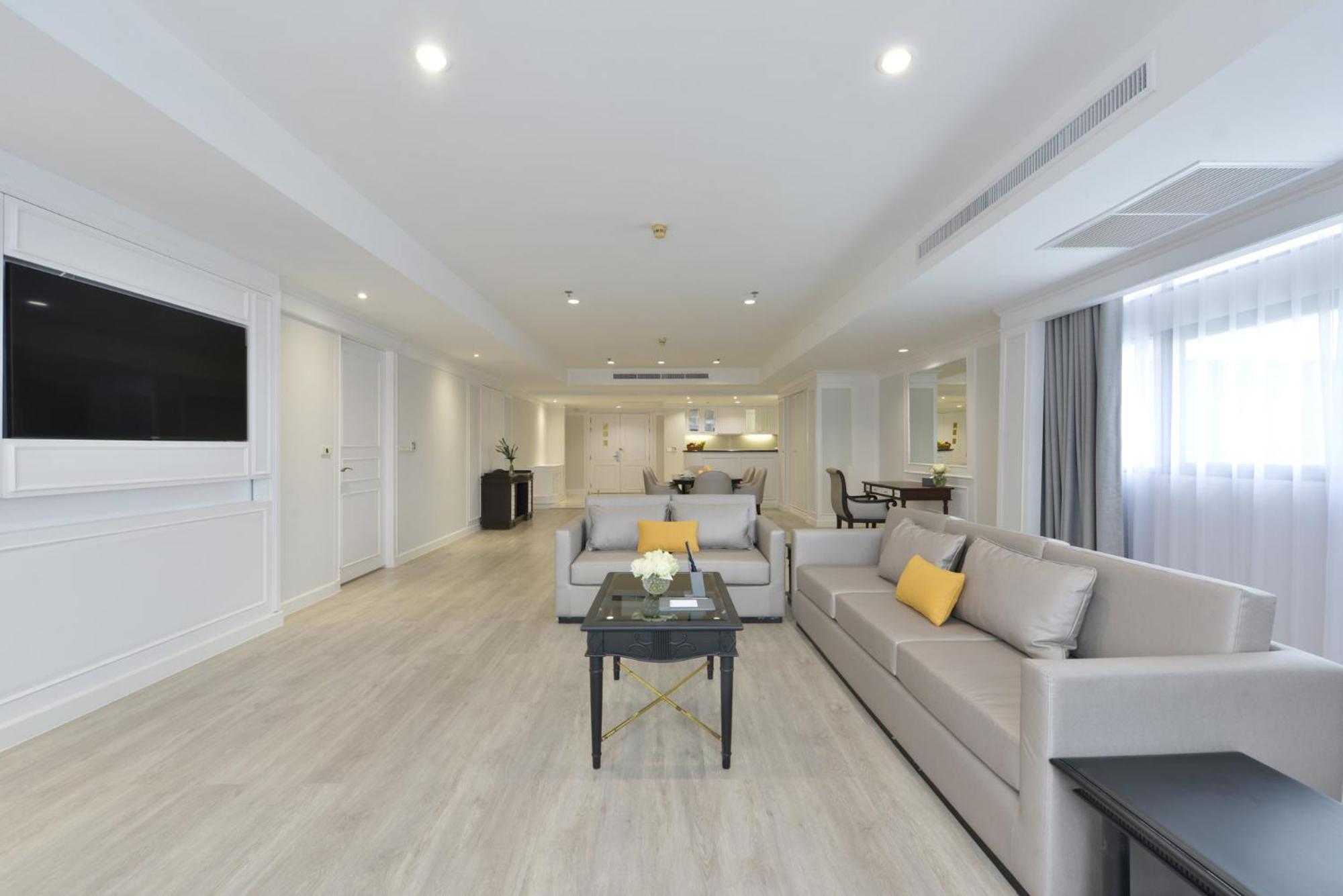 Centre Point Plus Hotel Silom - Newly Renovated 4*