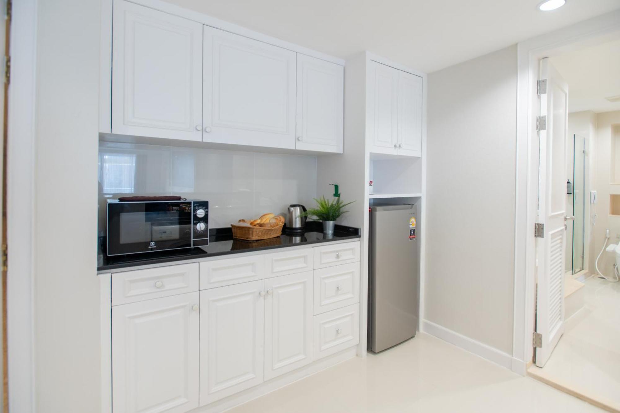 Centre Point Plus Hotel Silom - Newly Renovated