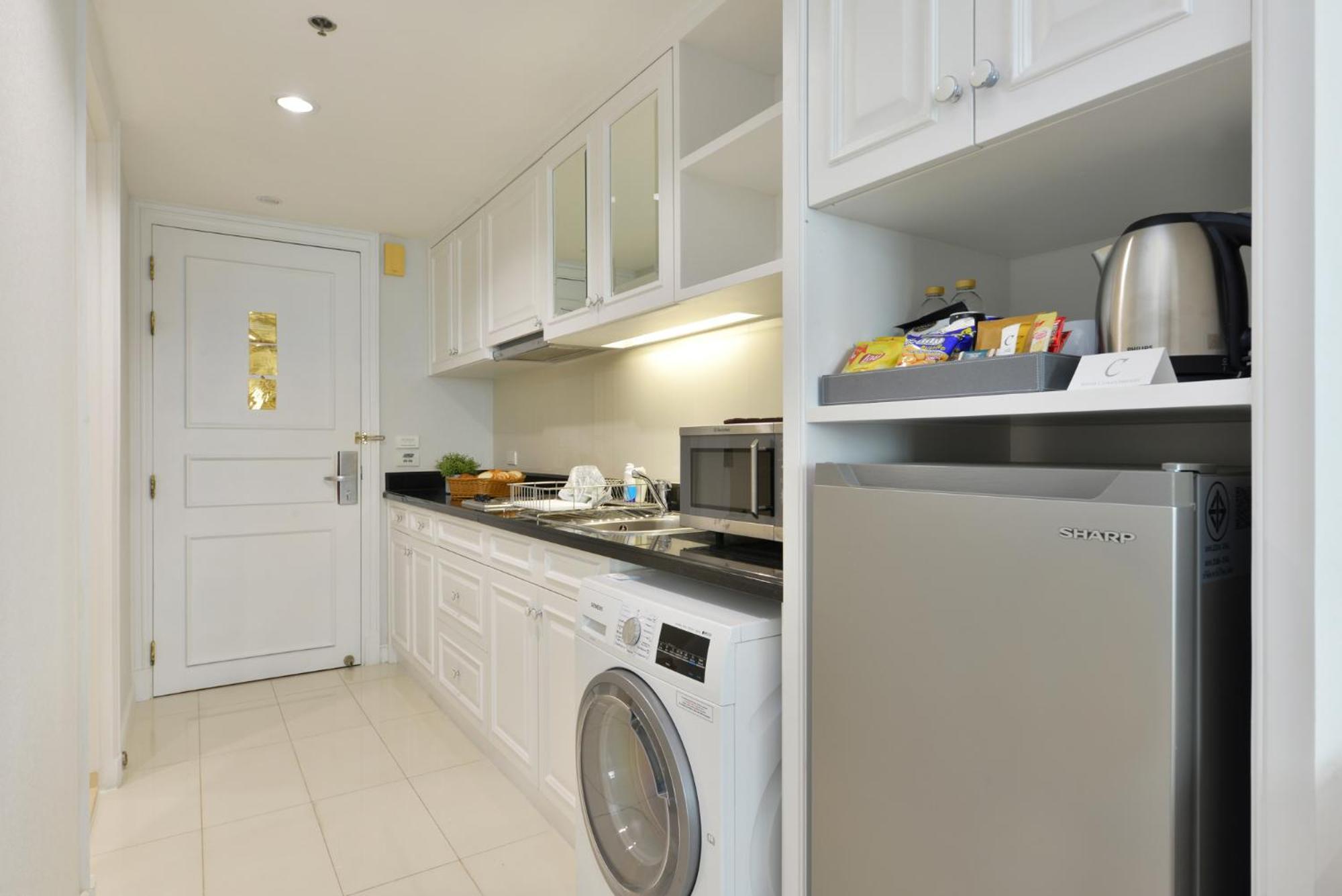 Centre Point Plus Hotel Silom - Newly Renovated 4* Bangkok