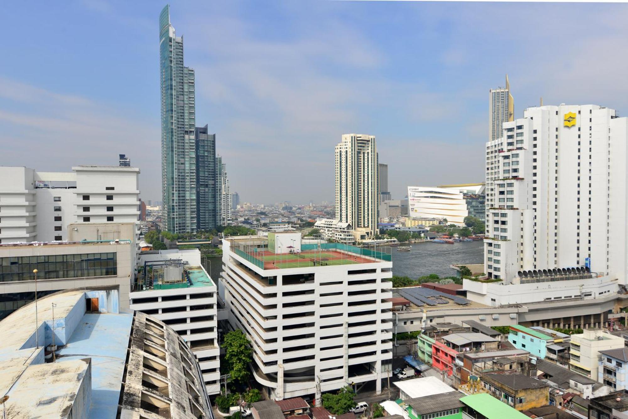 Centre Point Plus Hotel Silom - Newly Renovated Hotel 4*