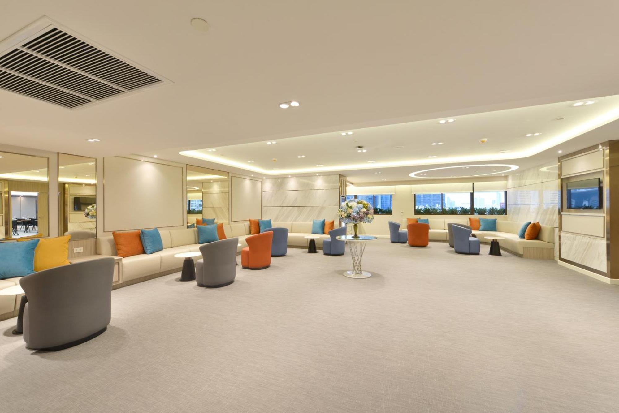 Centre Point Plus Hotel Silom - Newly Renovated Hotel 4*
