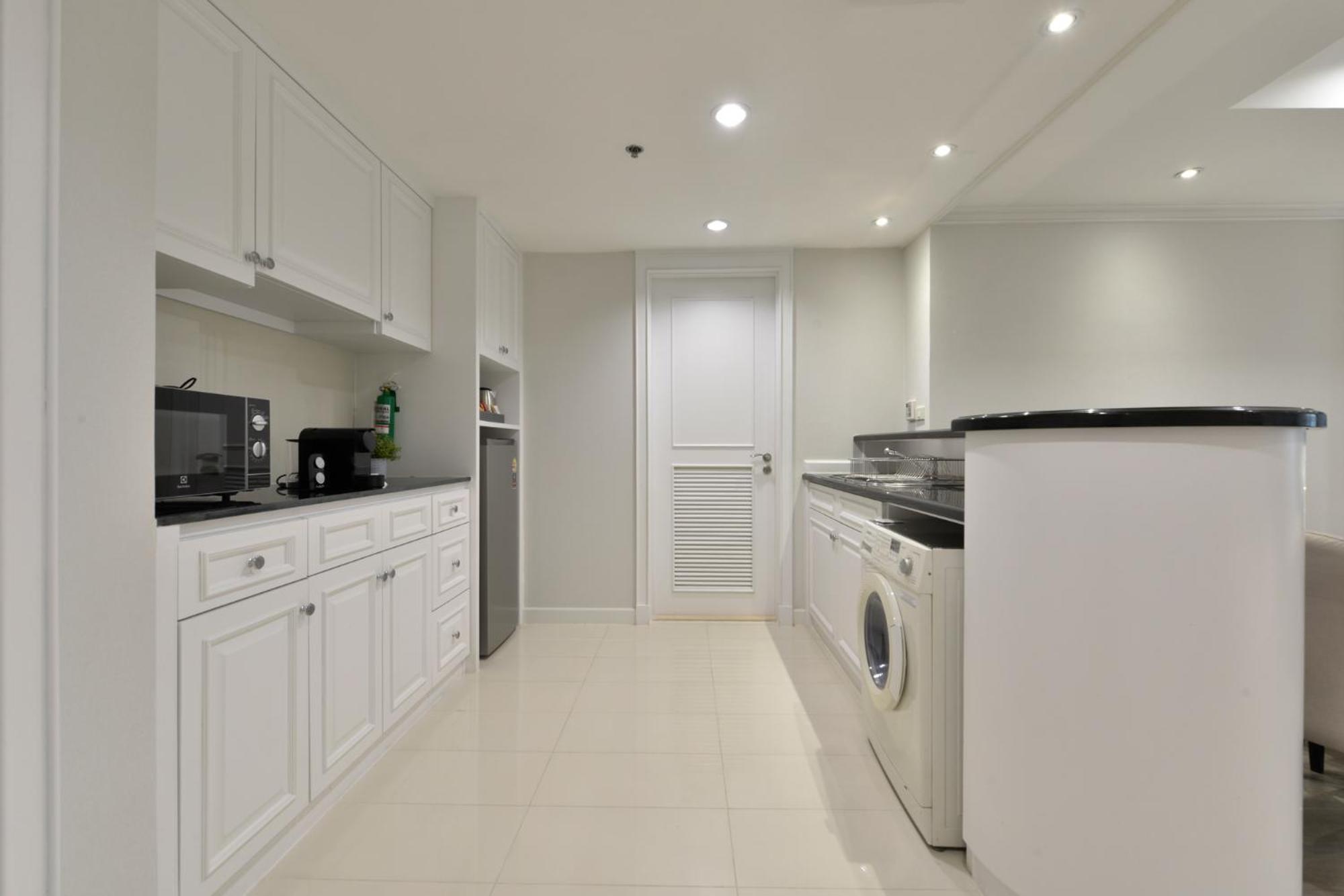 Hotel Centre Point Plus Hotel Silom - Newly Renovated