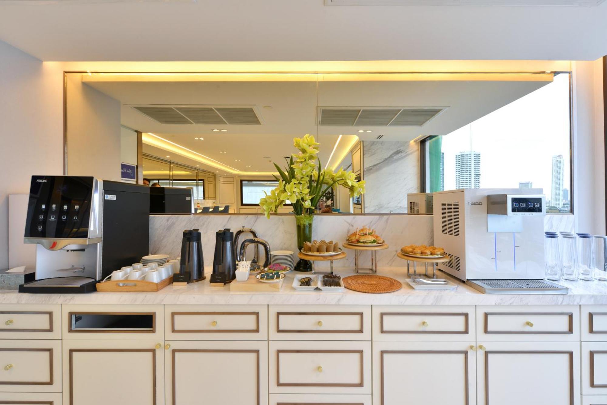 Hotel Centre Point Plus Hotel Silom - Newly Renovated 4*